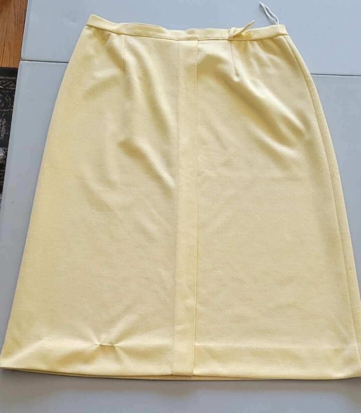 Vintage Yellow Women’s Linen Skirt USA MADE See Pictures For Measurements