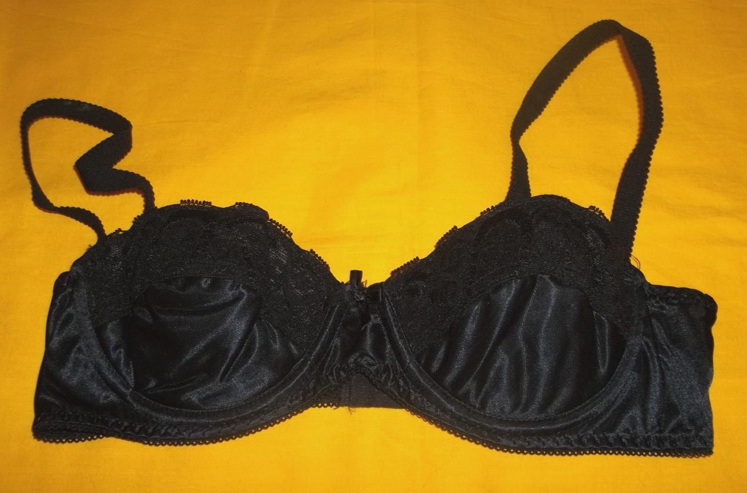 NEW Bonjour #194 Shimmereen Liquid Satin Caress Shiny Second Skin Bra 34A Black