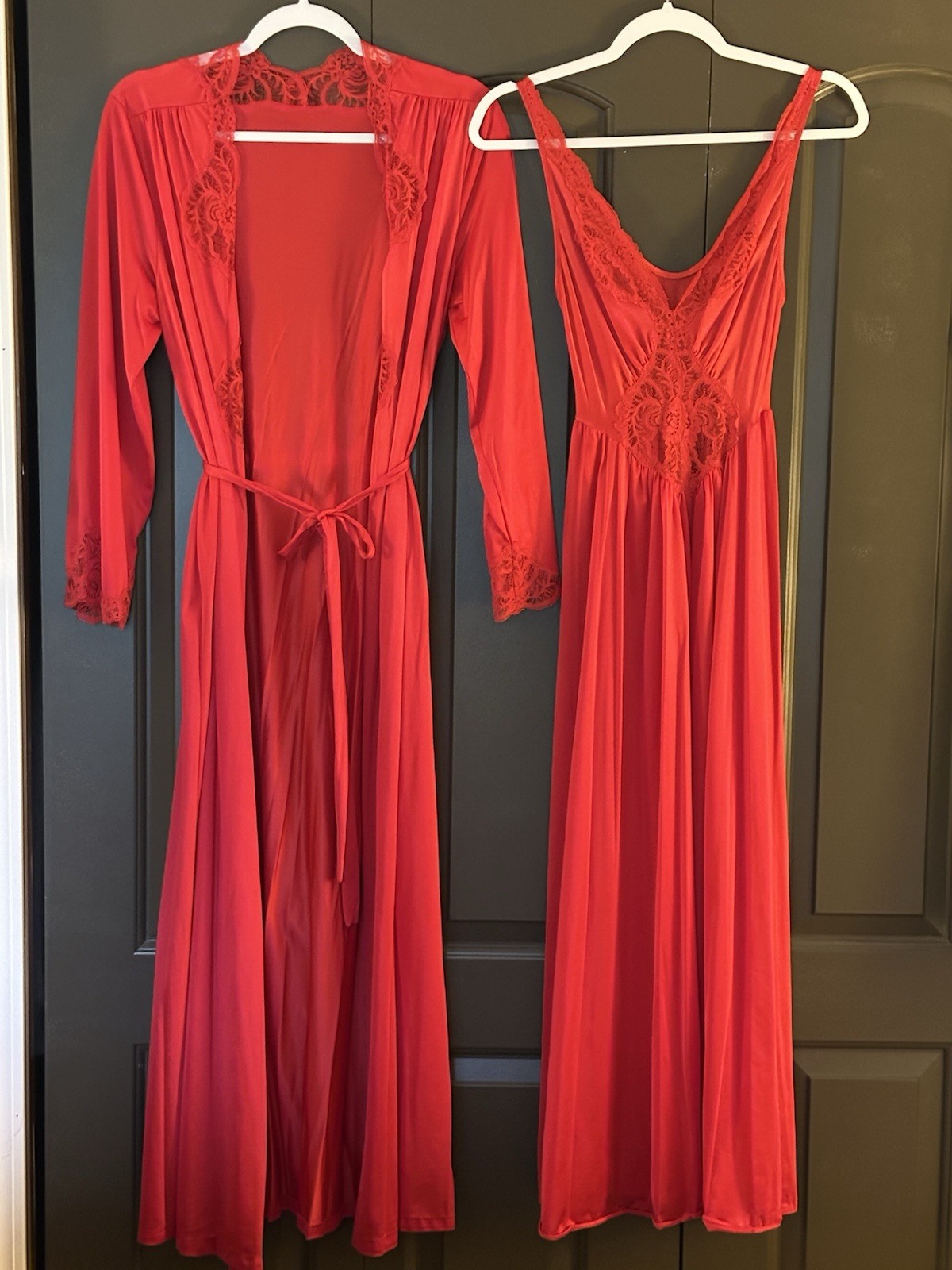 Olga Red Vintage Sleepwear Robe & Nightgown Set Style 94250/92150 Size M