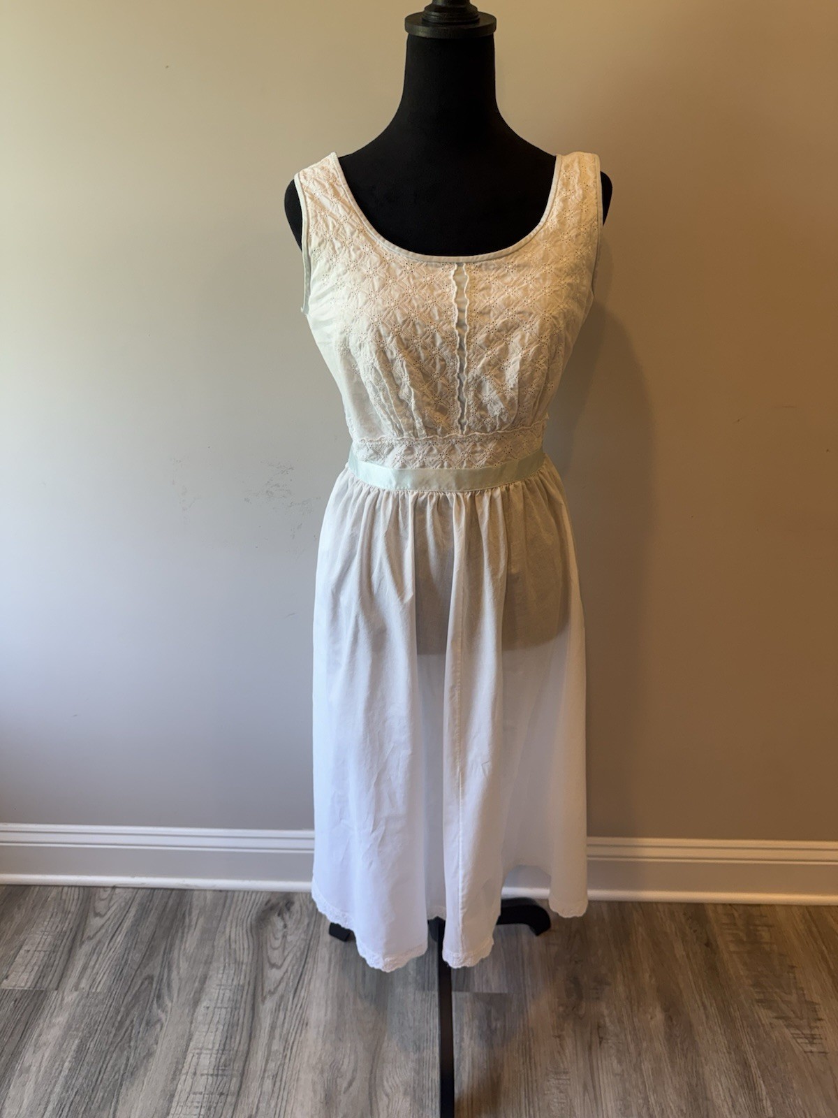 Vintage 50s 60s Shadowline Cotton Nightgown Slip Eyelet Ribbon Size 36 Cottage