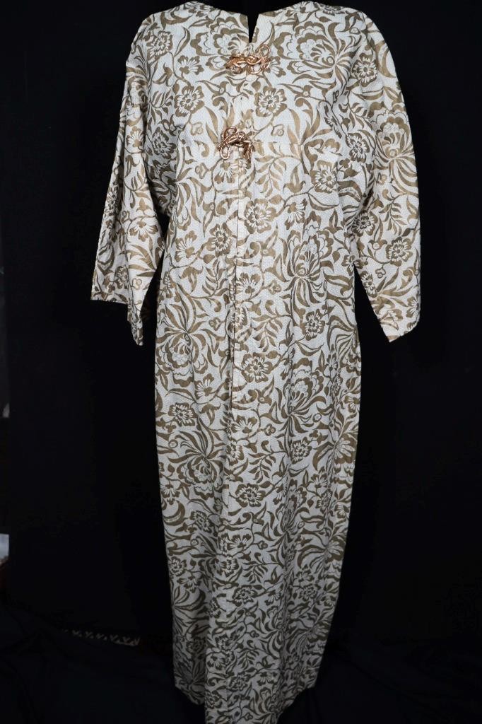 Plus Size Vintage 1970’s Long Gold Painted Print Abayas Cotton Dress