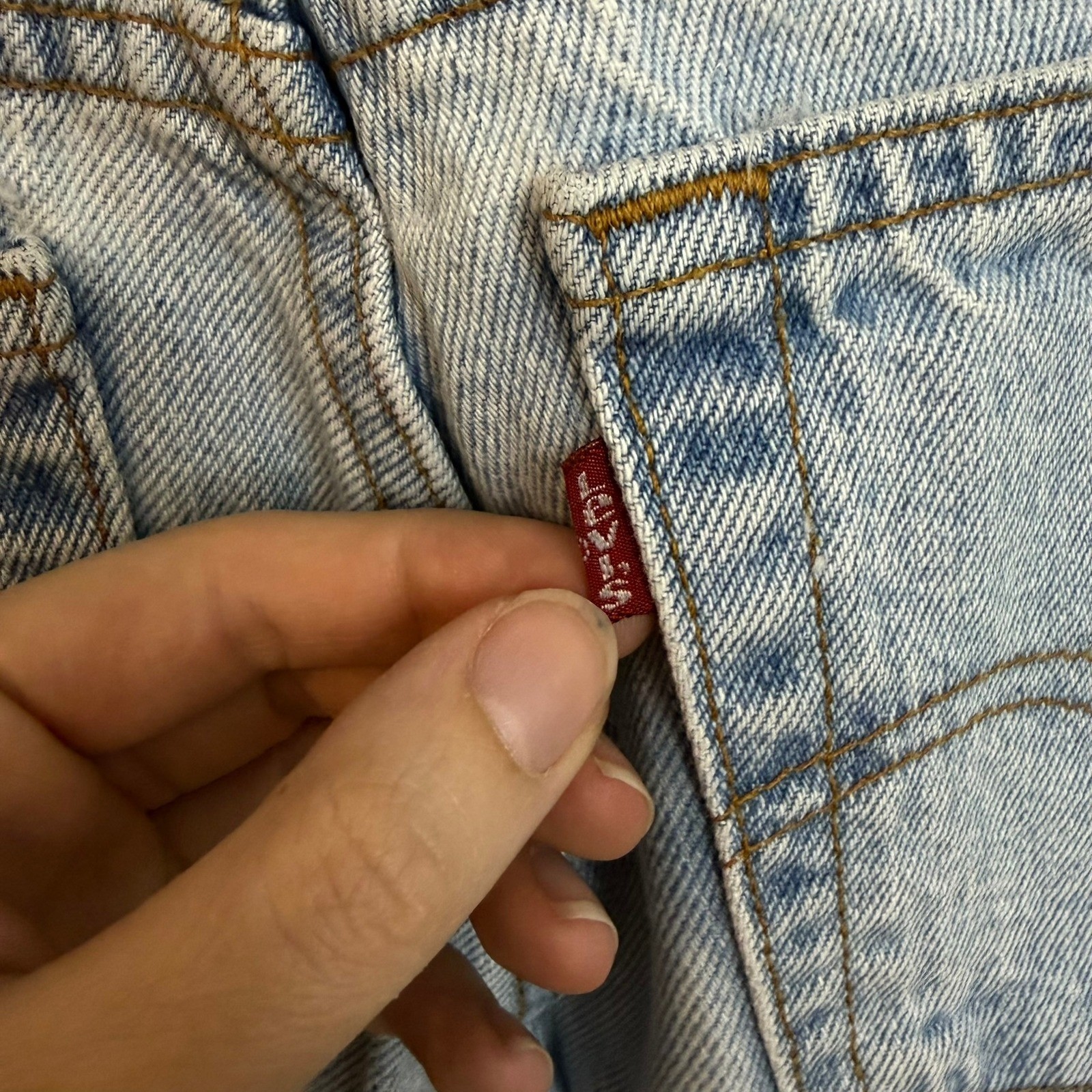 Levi’s 550 Relaxed Fit Tapered Leg Size 3 Short Light Wash 90s Vintage Mom Jeans