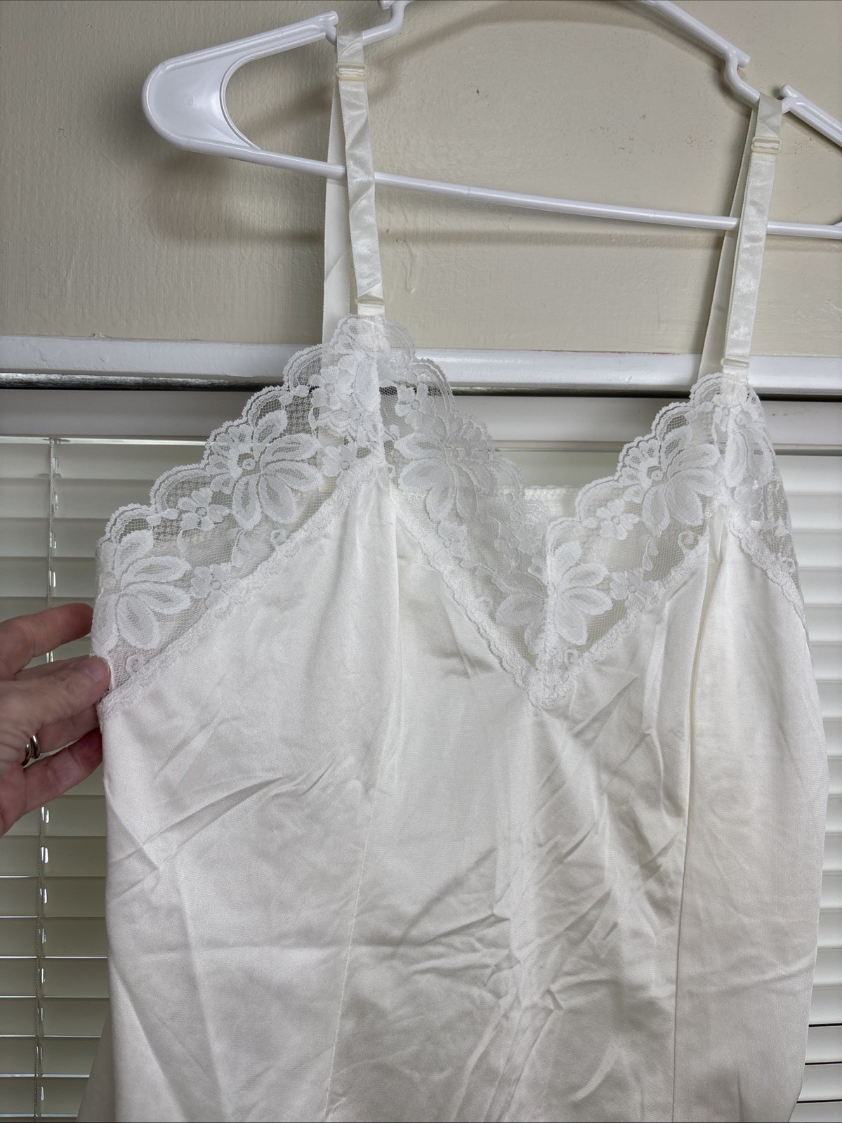 Vintage Beige Lorraine Nylon And Lace Camisole Sz 40 Made In The USA