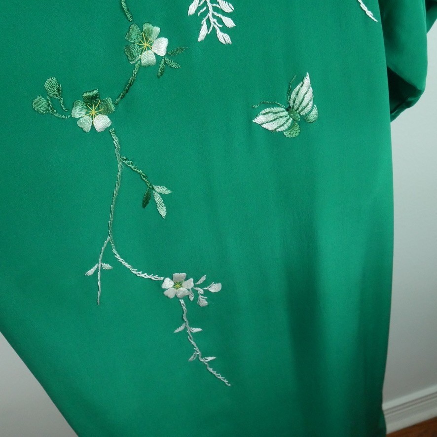 Vintage 100% Silk Kimono Robe Japan Green Floral Embroidered Boho Lounge Glam