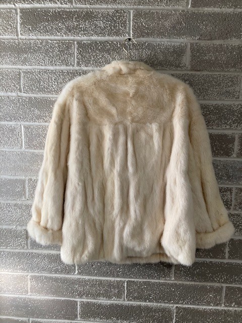 Beautiful never been worn Classic Style White Mink Jacket Circa 1985 Size 10-12