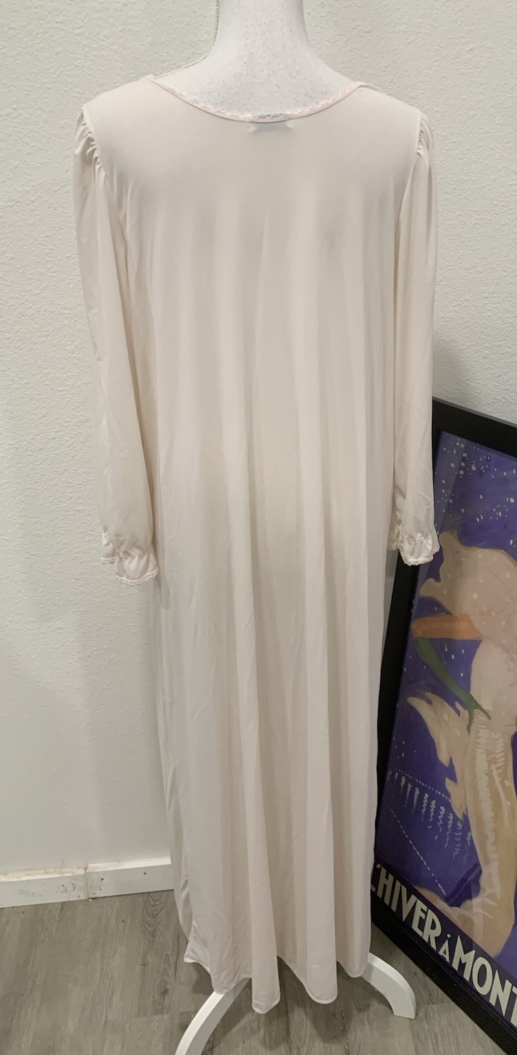 Vtg Lorraine Silky Nylon Soft Pink Nightgown Embroidered Lace Trim USA Large