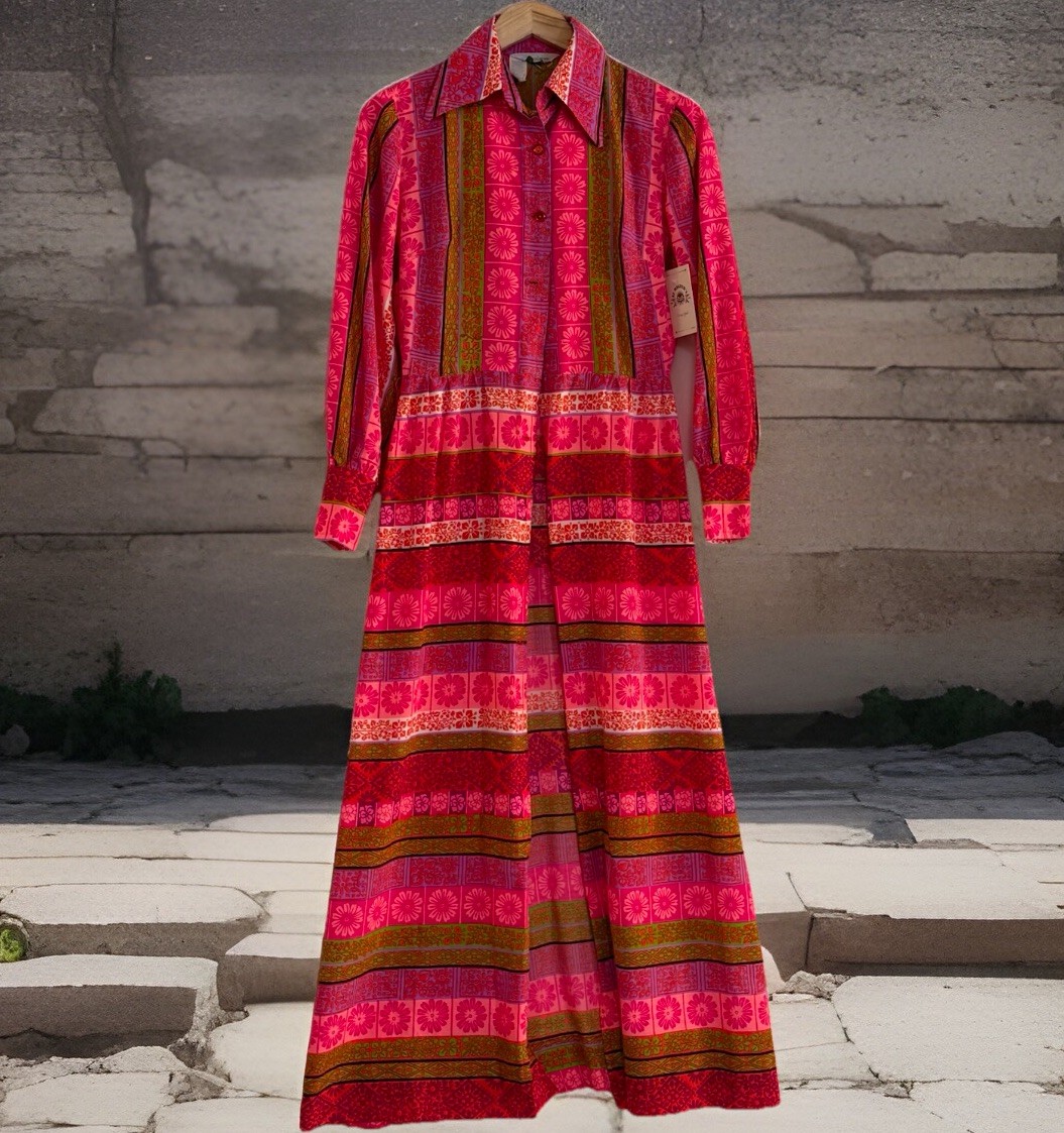Vintage 1970’s Alex Colman Of California Long Sleeved Floral Shirtwaist Dress