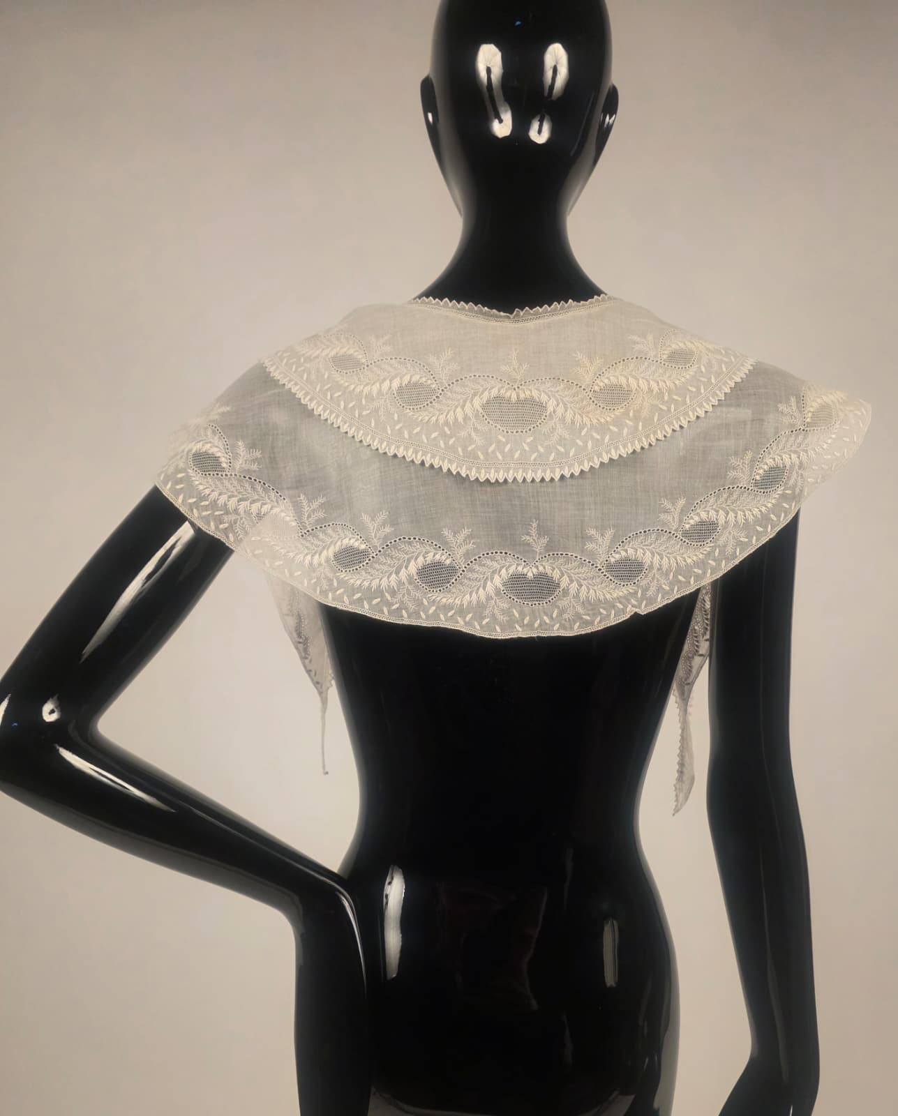 INTRICATE HAND EMBROIDERED 1830’S WHITE WORK PELERINE CAPE FOR DRESS