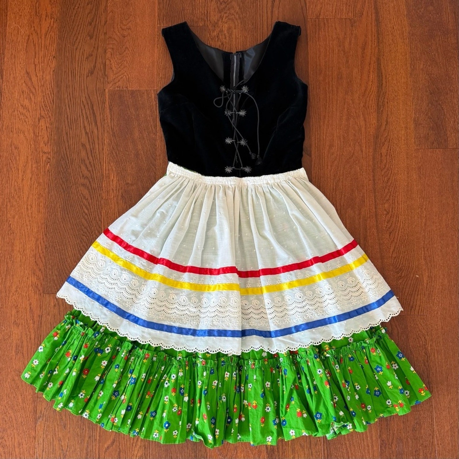 Vintage Folk Dress with Lace Up Bodice