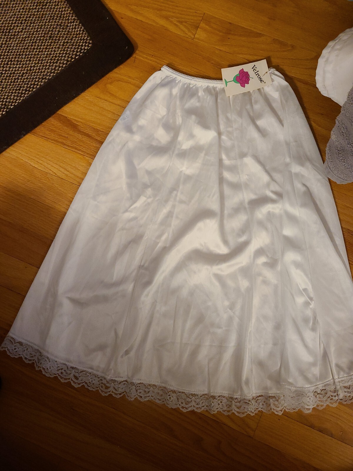 Vintage Velrose Small White Soft Nylon Lace Hem Half Slip USA