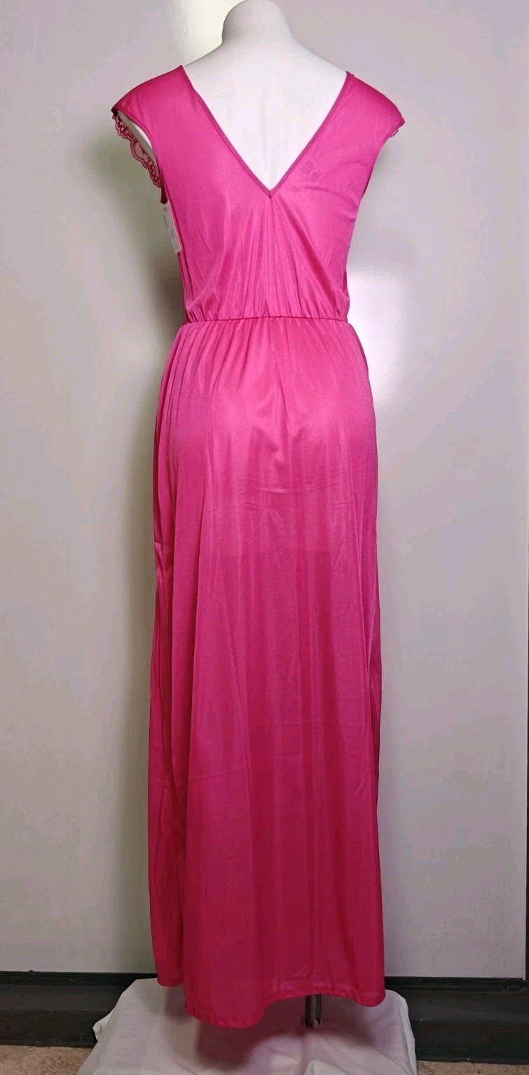 New Vintage Undercover Wear Hot Pink Olga-esq Peekaboo Lace Small Long NWT