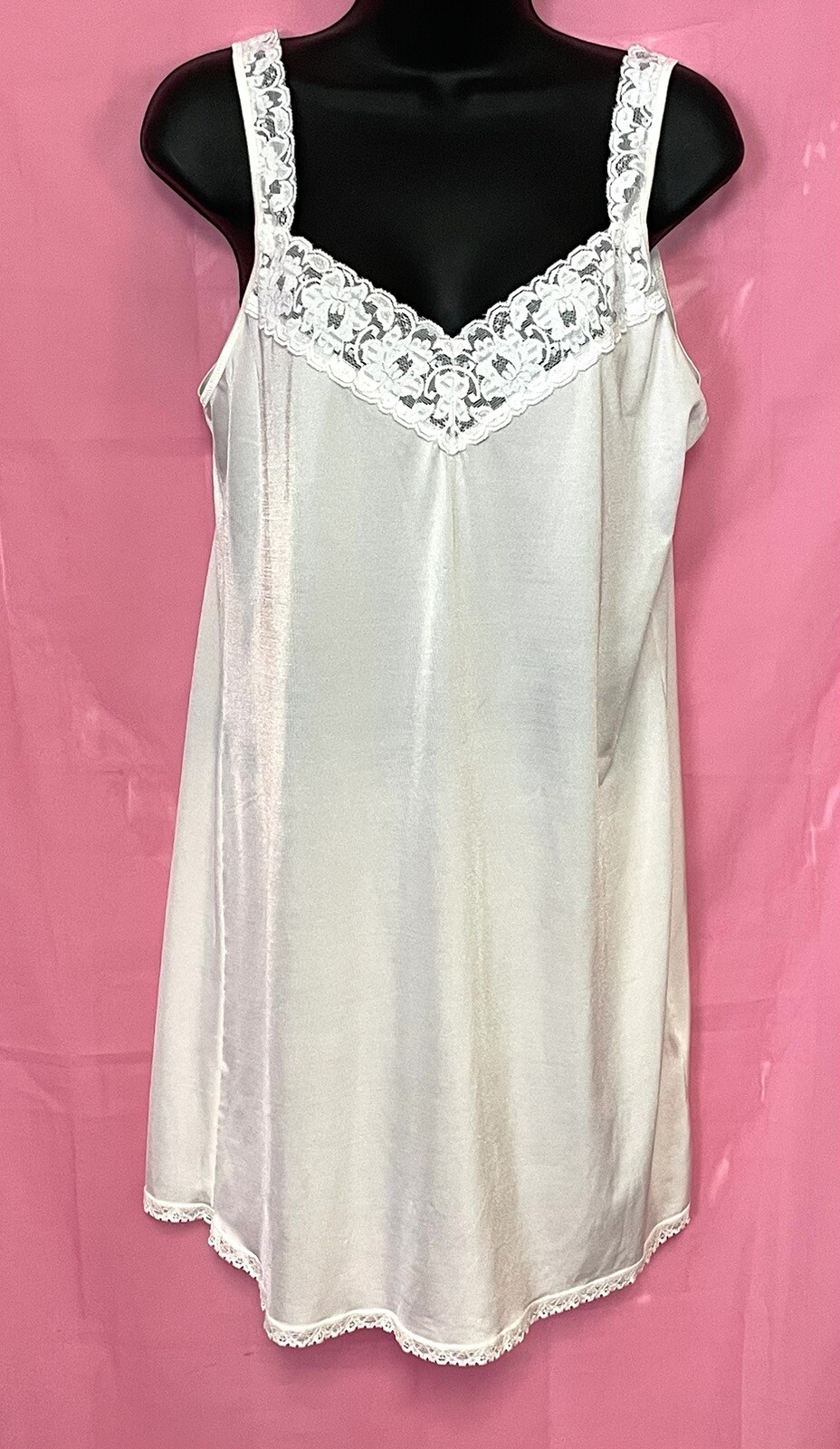 Vintage Vanity Fair White/Ivory Full Slip Sz. 36 18″ Nylon & Spandex Lace Straps