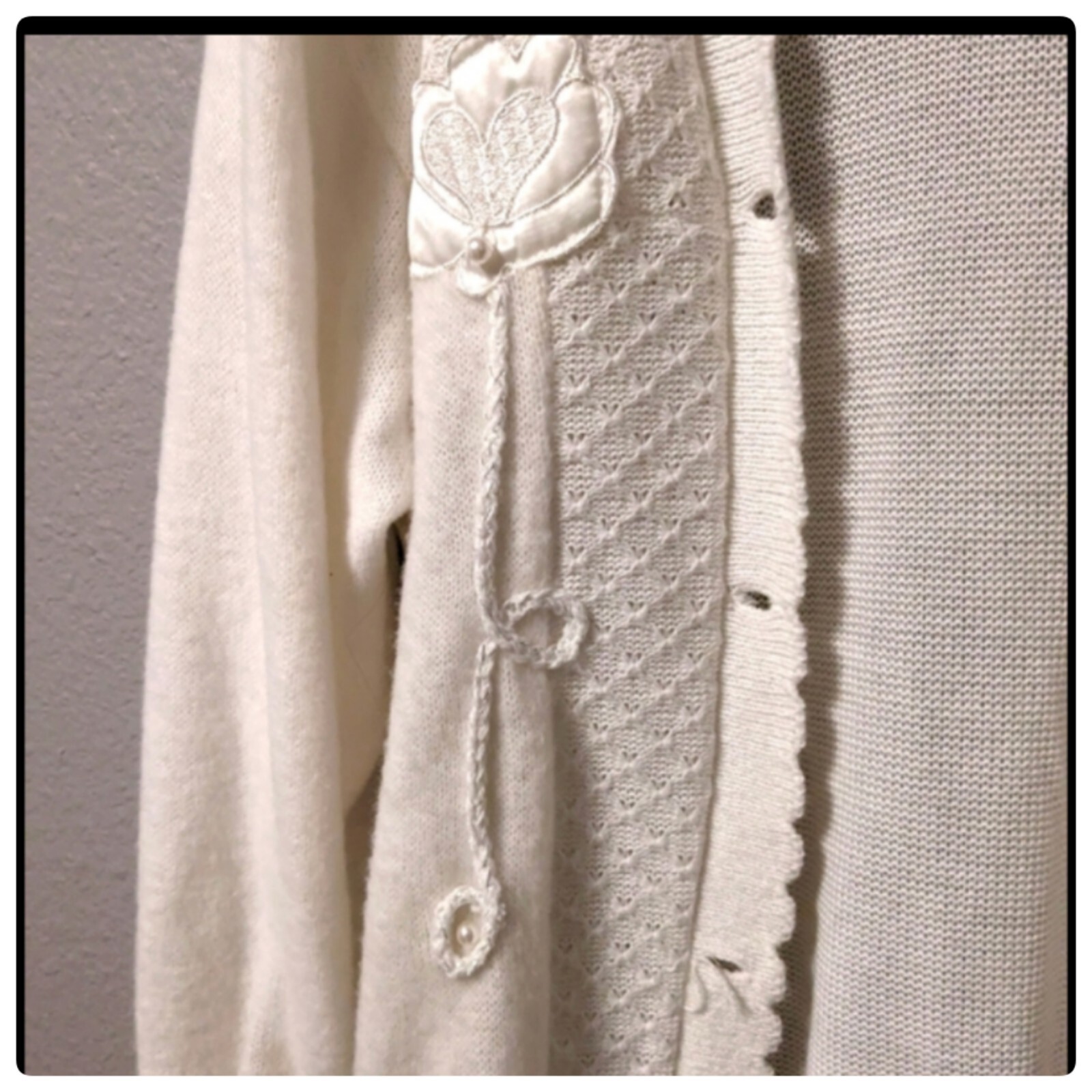 VTG Classic Knitwear White Sweater with Pearls Embroidered Embellishment 14/16