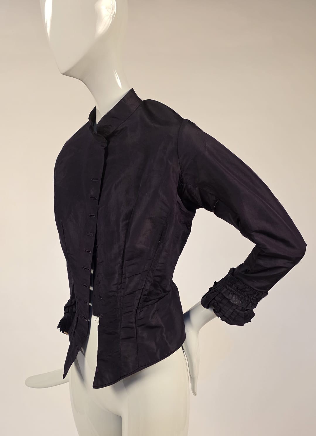 VICTORIAN 19TH C PURPLE PLUM SILK BUSTLE BACK JACKET W RUCHED CUFFS