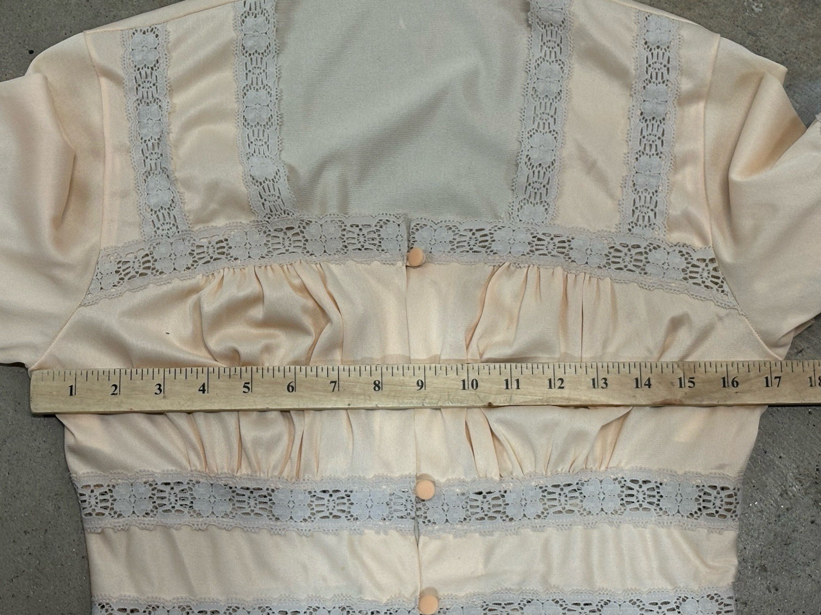Vtg Sears Robe Dressing Gown Women’s Soft Peach 70s Empire Neckline Romantic
