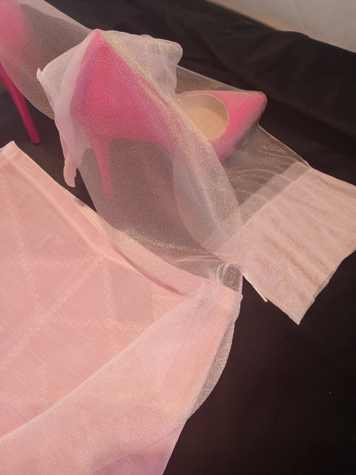 SISSY PINK OPEN BOTTOM GIRDLE & WET LOOK SISY PINK VTG NYLON STOCKINGS