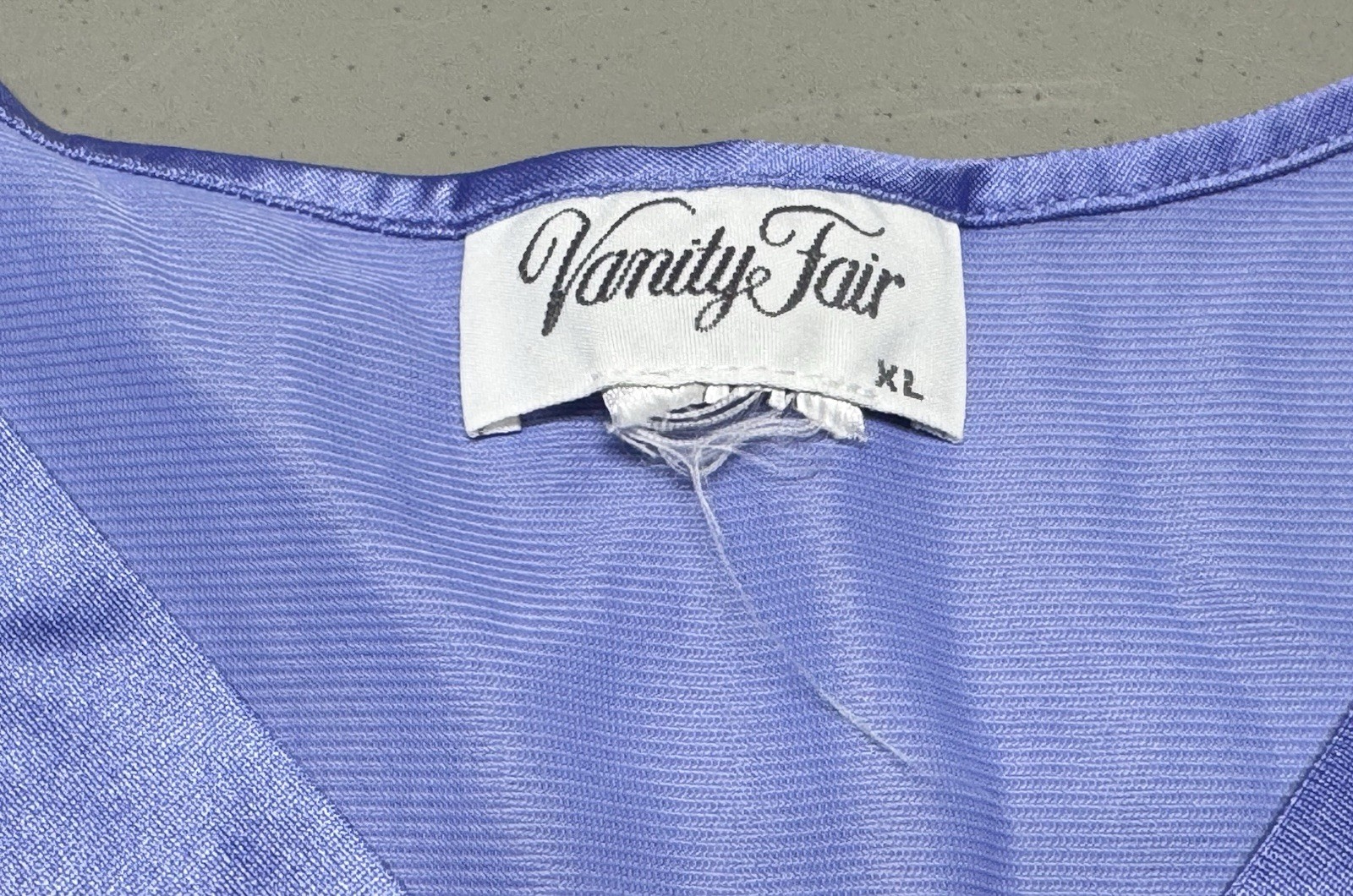 VTG VANITY FAIR Periwinkle Blue NIGHTGOWN Silky Nylon Embroidered Flower Sz XL