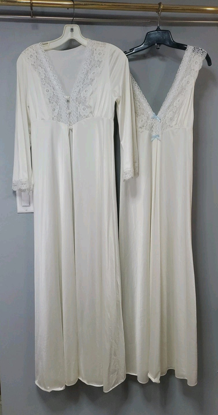 Vintage LORRAINE Soft white NYLON Peignoir Robe + Nightgown Gown set Small