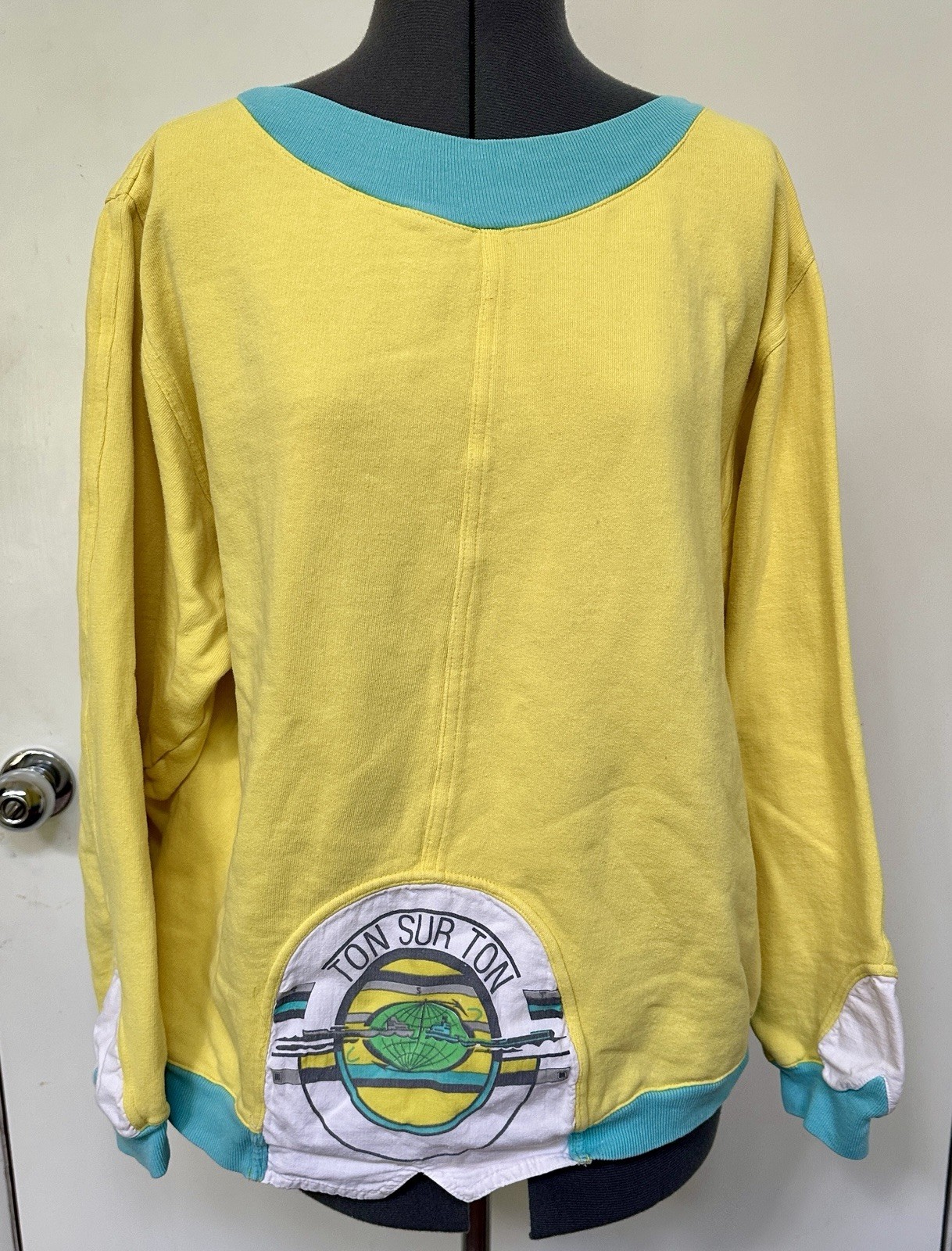 VINTAGE 1980s TON SUR TON OVERSIZED FLEECE SWEATSHIRT YELLOW AQUA STREETWEAR M
