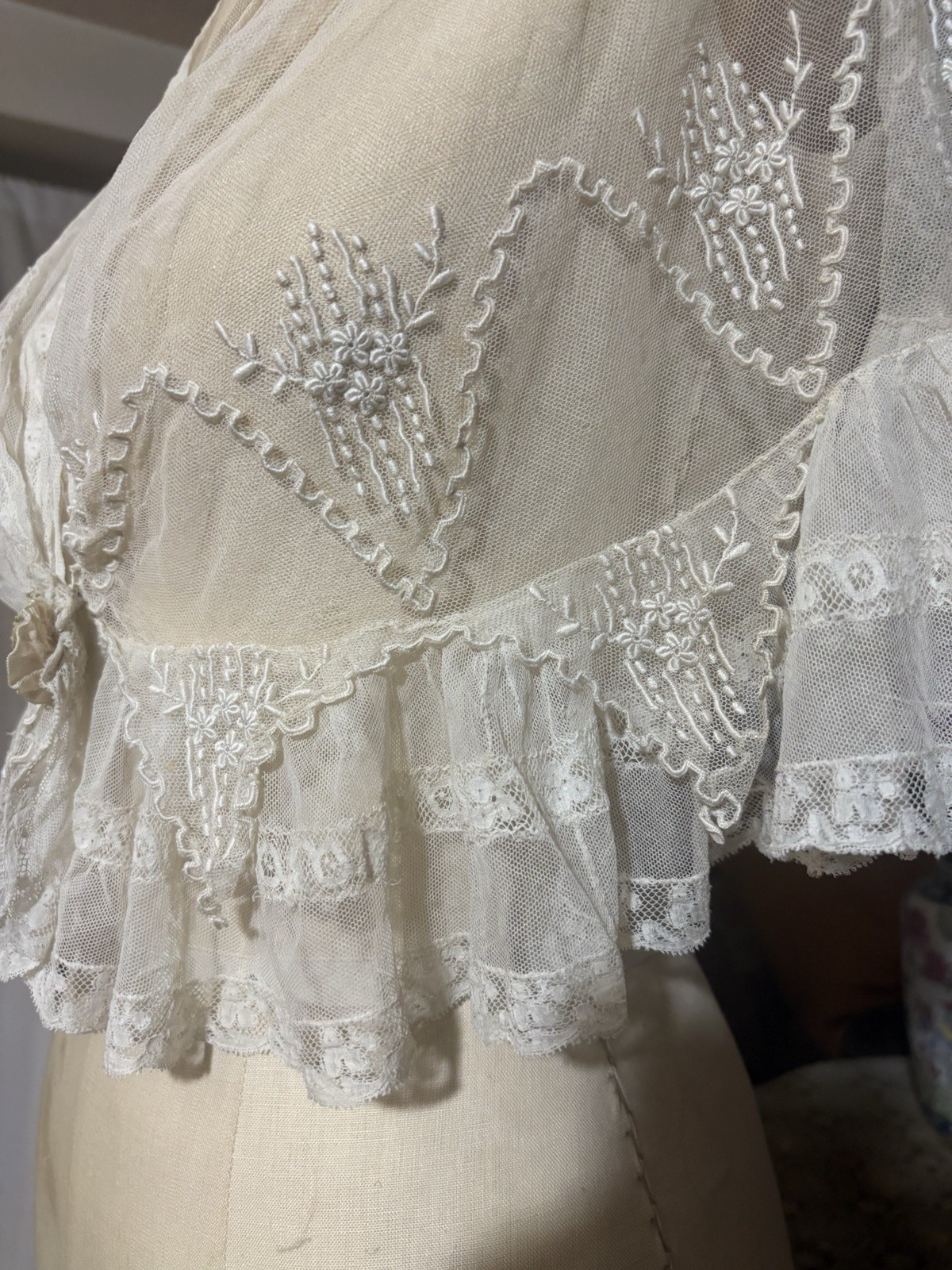 Antique Victorian Edwardian 1900s lace embroidery dress cape