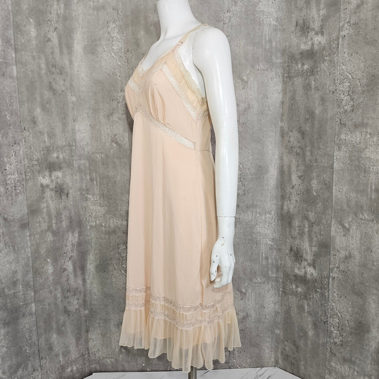 Vintage Peach Nude Lace Slip Dress Sheer Hem Romantic Coquette Lingerie M