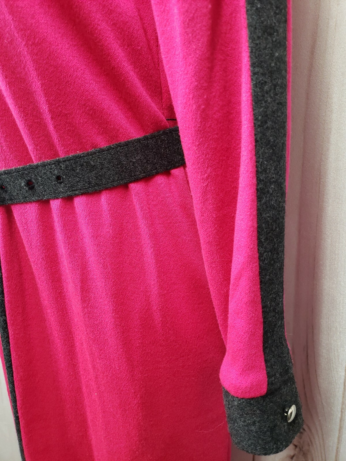 Vintage MOD 1960s Henry Lee Dress MCM Sheath Size 6 Hot Pink Grey w/ Belt GOGO