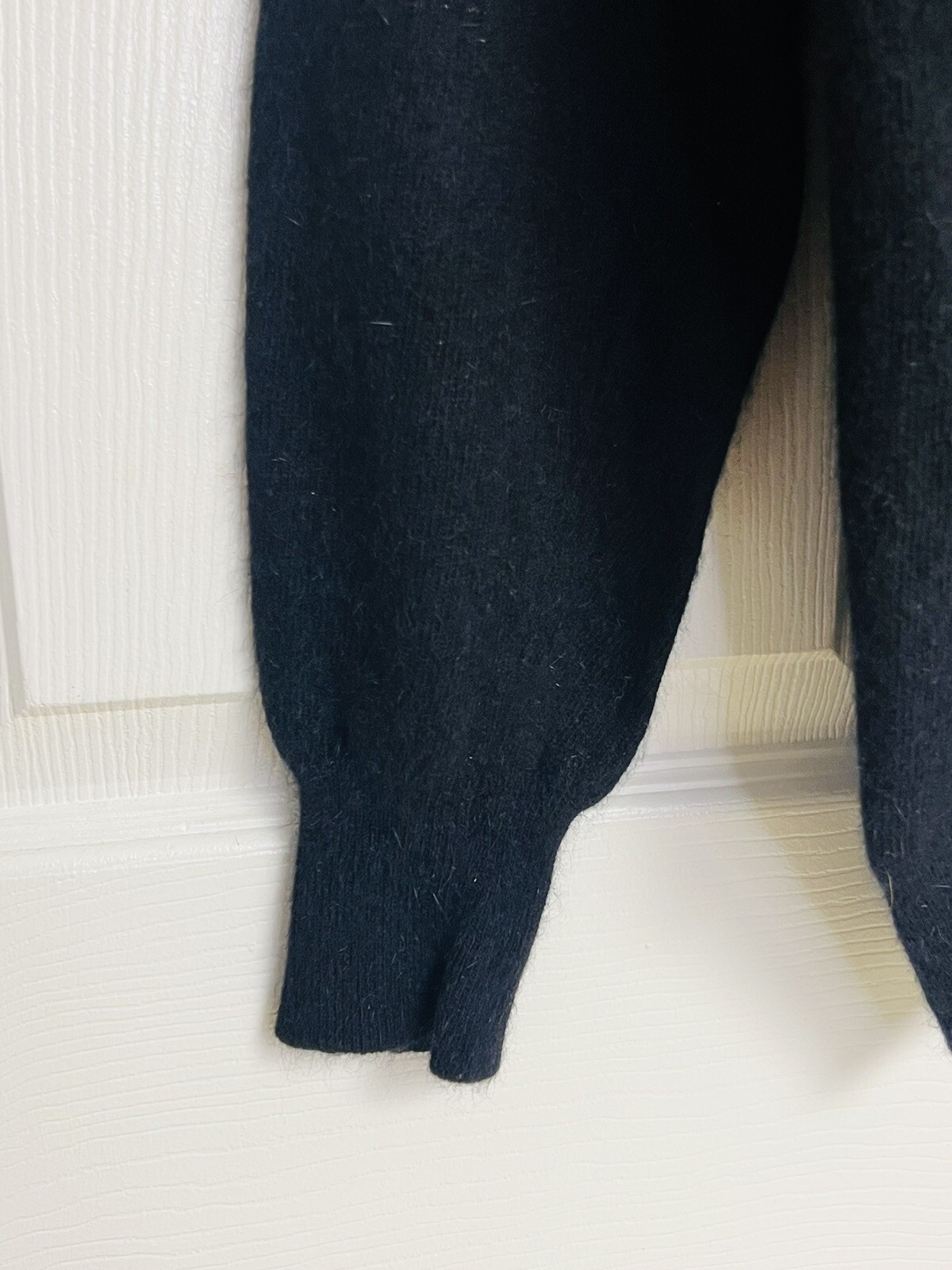Ann Tjian for kenar Women’s Lambswool Sweater Sz Medium Black 4 Button