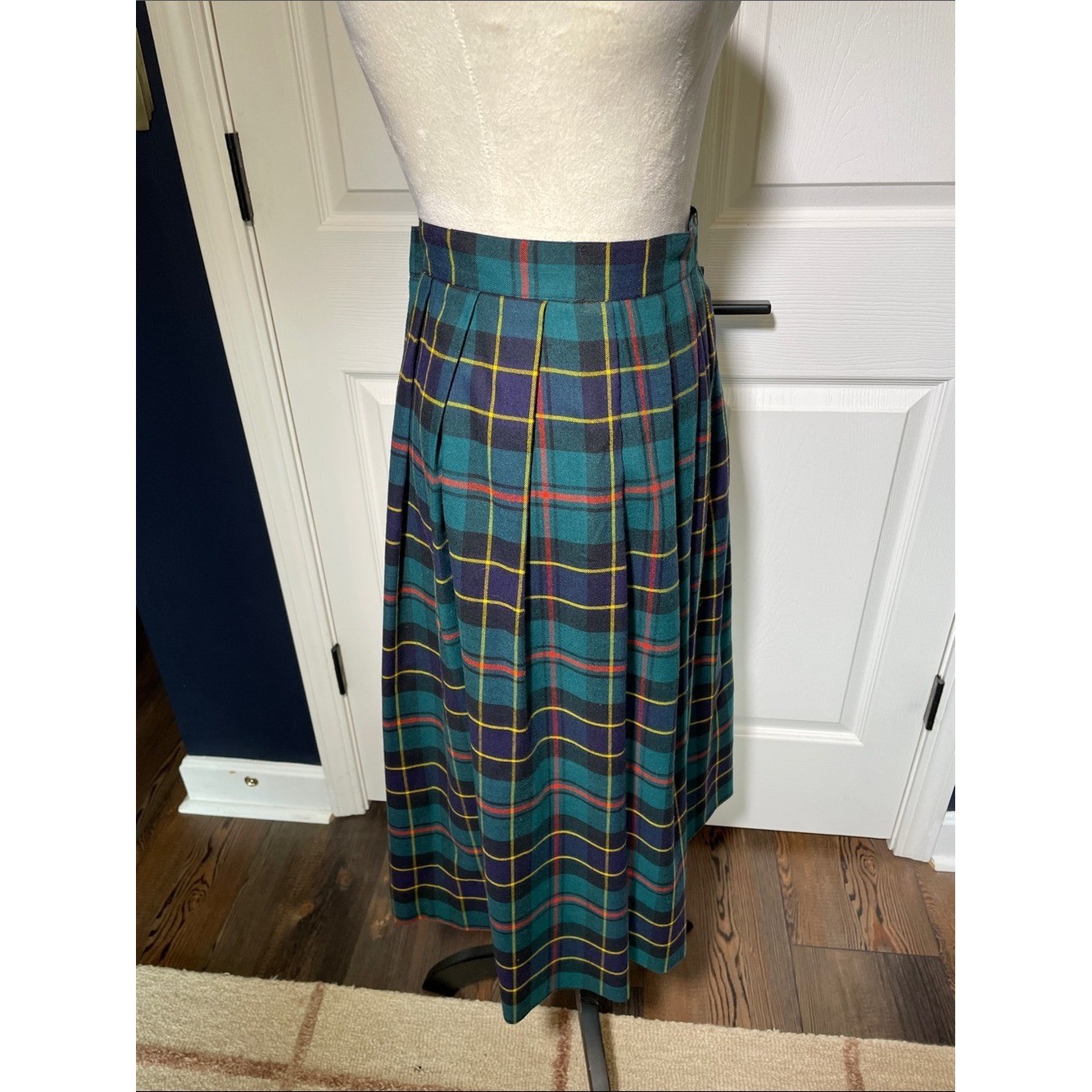 Vintage Viyella Green Plaid Pleated Midi Skirt Side Button Closure High Rise