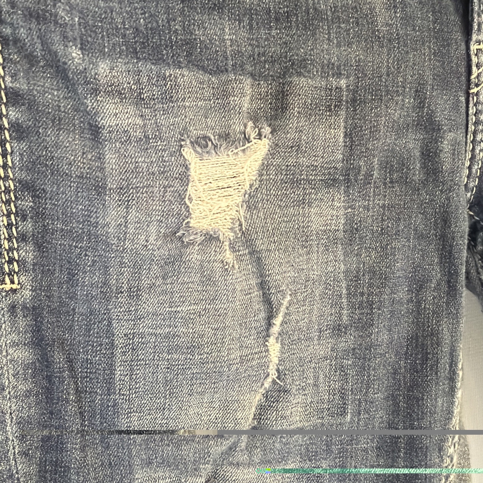 Vintage Silver Jeans Co. Aiko Straight Women’s 33×32 Distressed Blue Denim