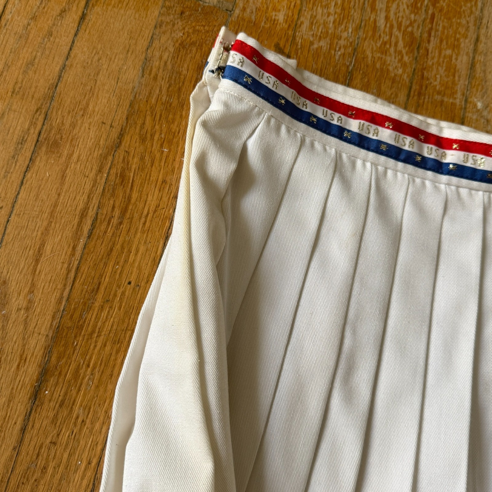 Patriotic Vintage USA White tennis mini skirt Red white and blue trim xs. 24″