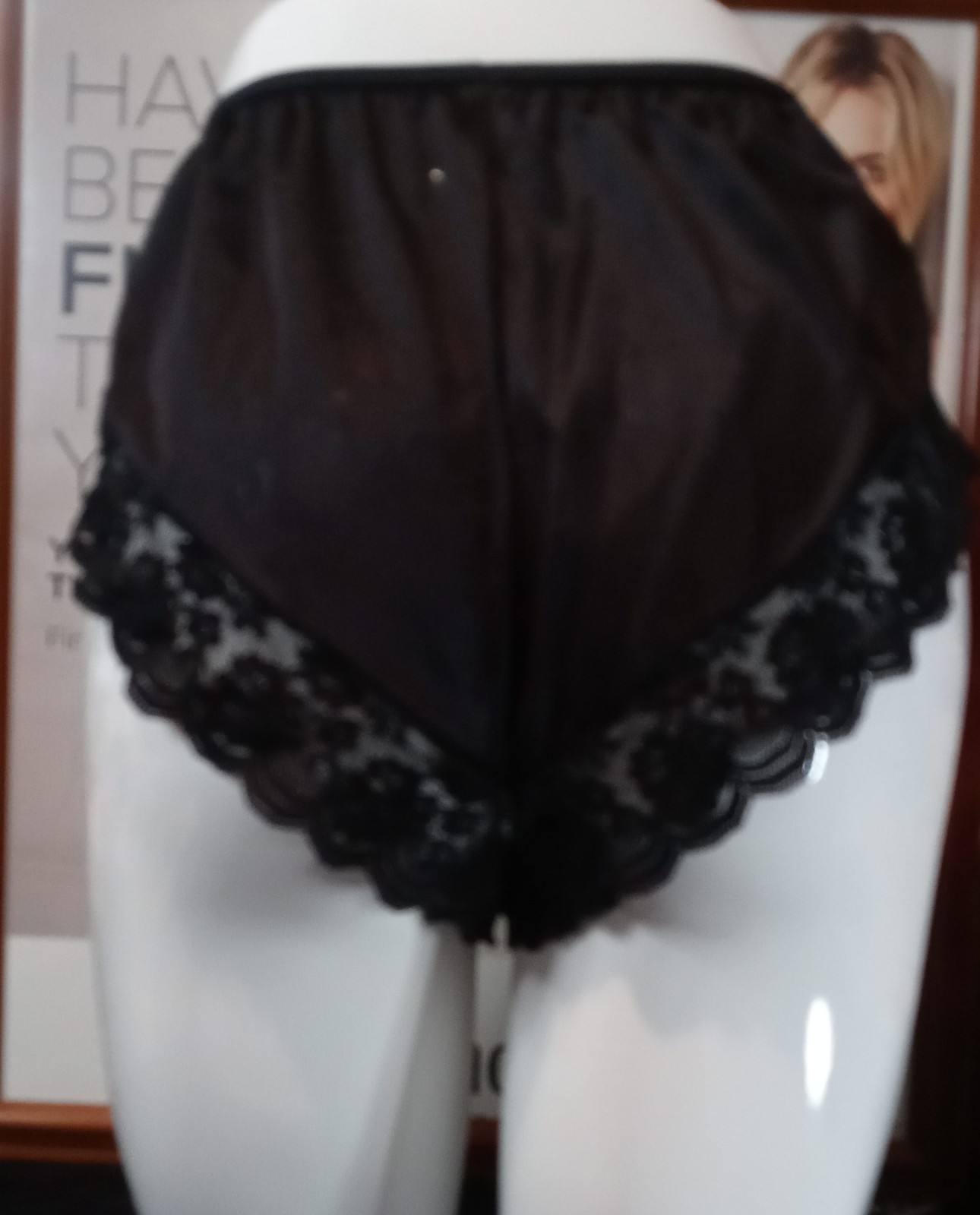 Vintage Maidenform Chantilly Panties Black Lace Trim Women’s Size 6 Underwear