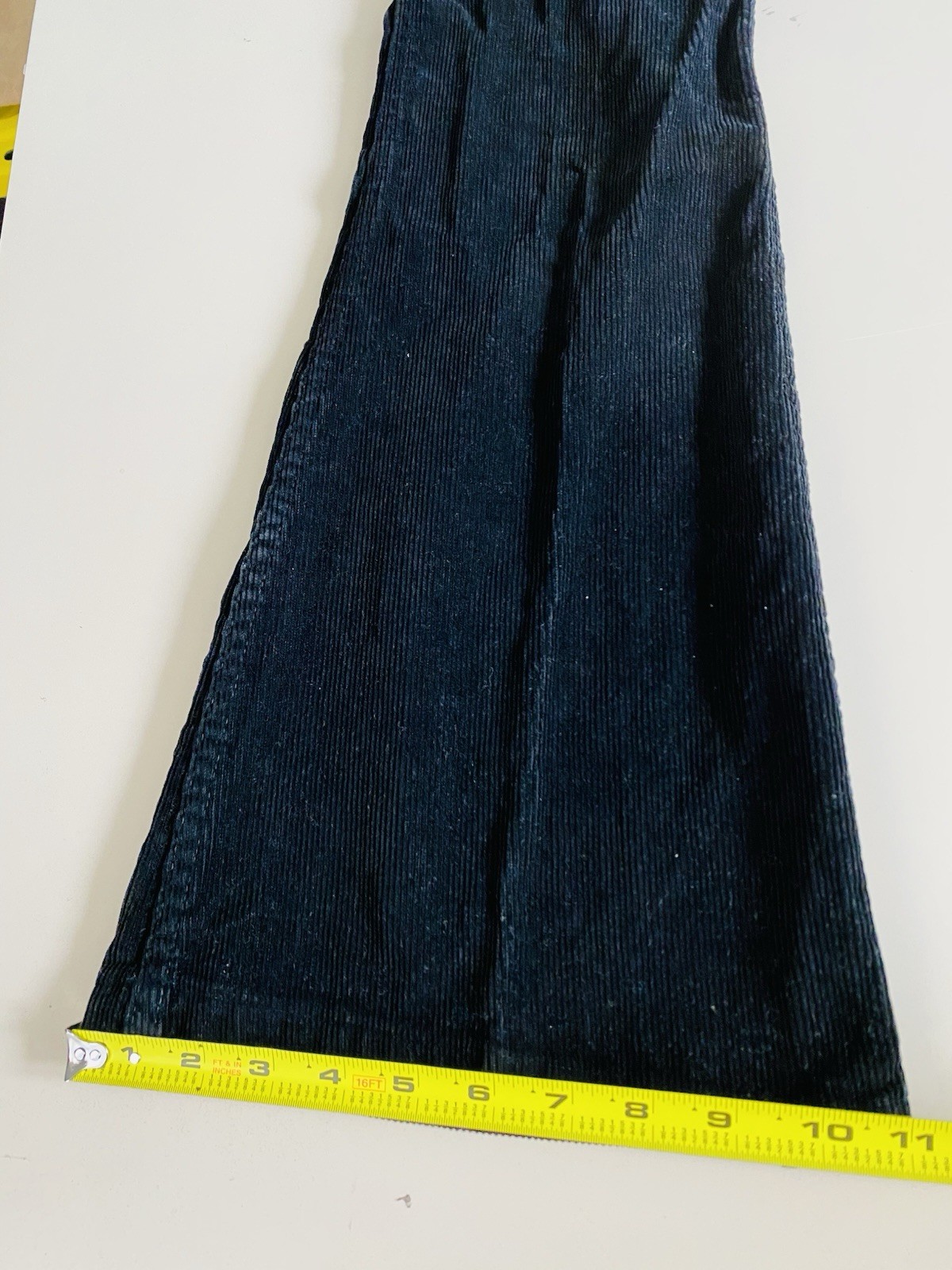 Vintage 70s Hillbilly Womens 28×28 Black Corduroy Hippie Bell Bottom Low Rise