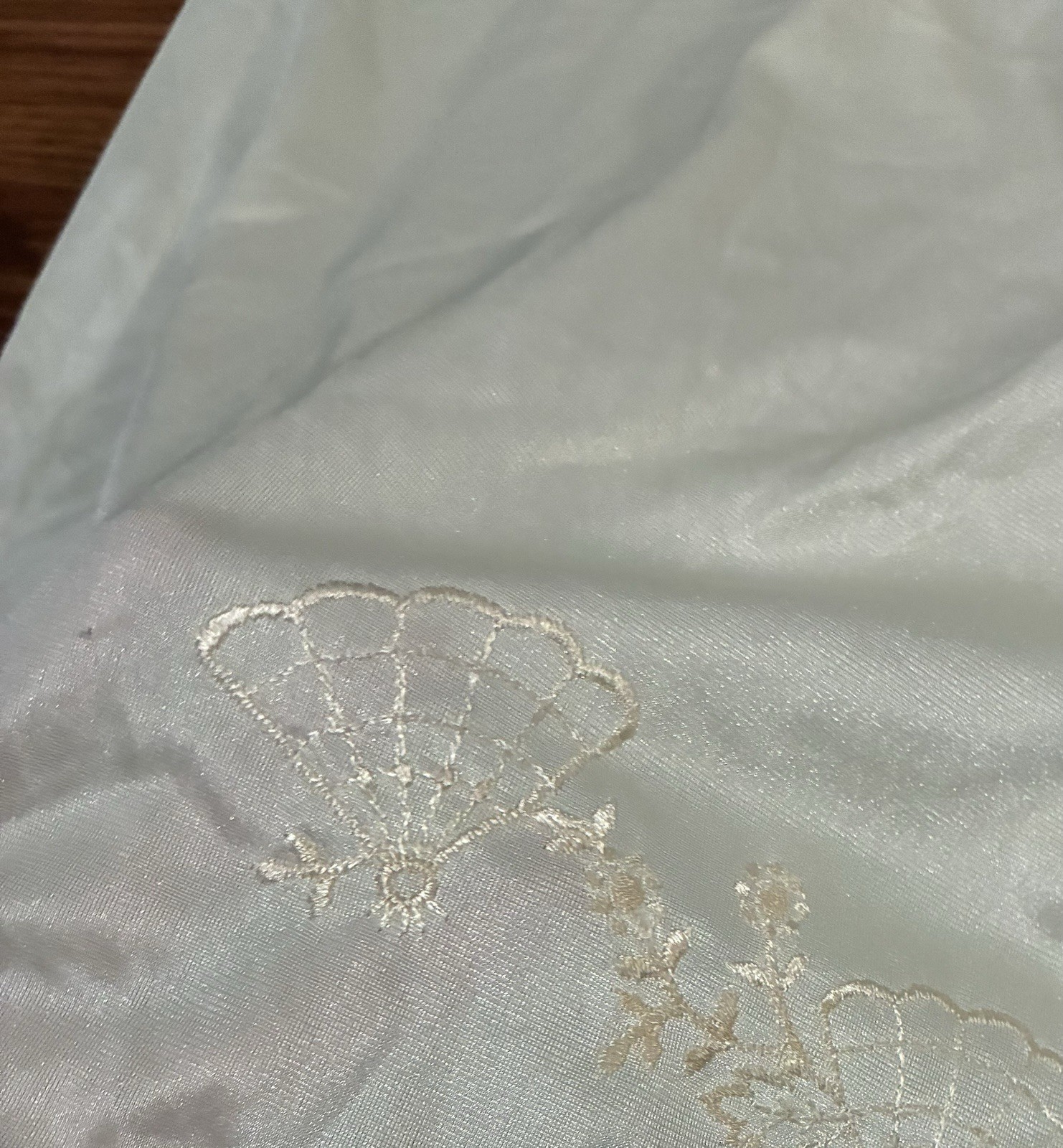 Vintage BEAU-TRIX Half Slip Ivory Lace Nylon Pinup Side Slit XL EMBROIDERED FANS
