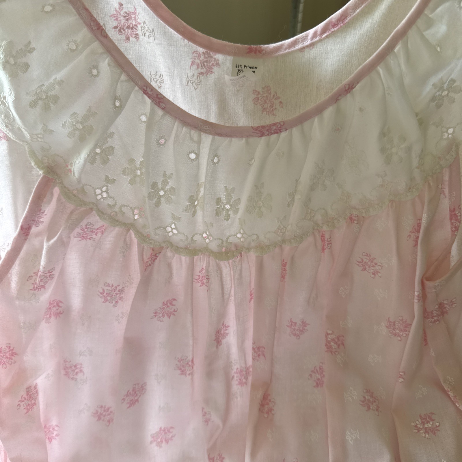 VTG 70’S PINK BUTTON FRONT LACE PLEATED ROBE HOUSE COAT NIGHTGOWN sz M NWT