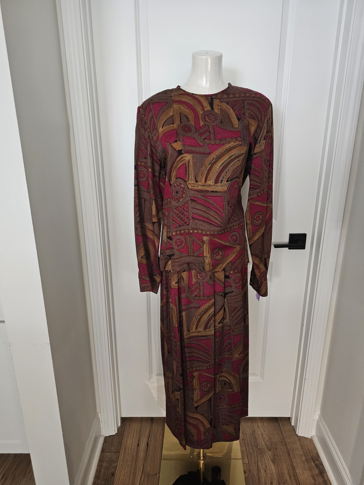 Vintage 1980s 2-Piece (Long Sleeve Top w/Skirt) Brown, Burgundy, Camel – Size 8