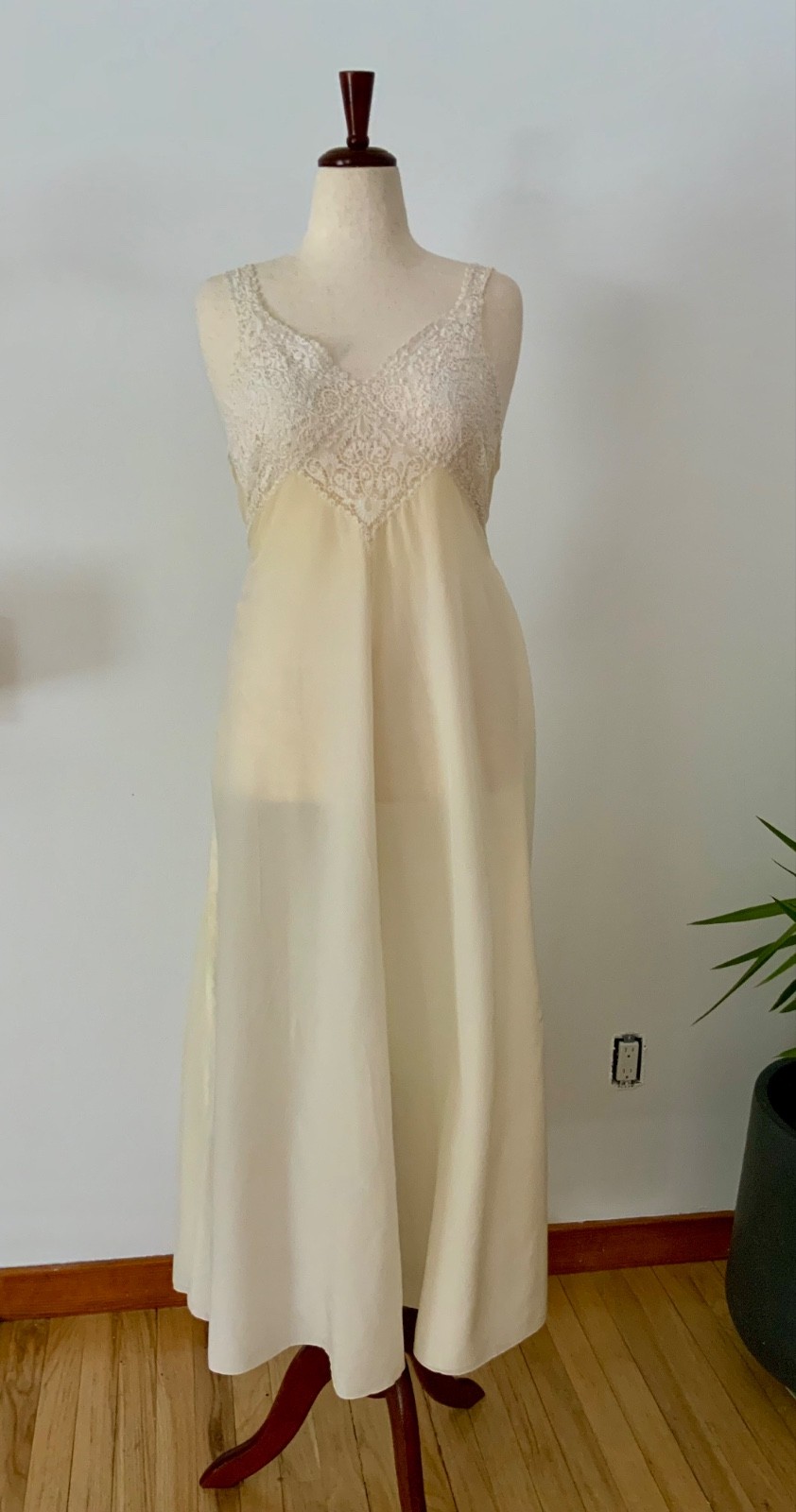 Vintage 1940s Bridal Silk Nightgown / Trousseau Gown / Honeymoon Negligee L