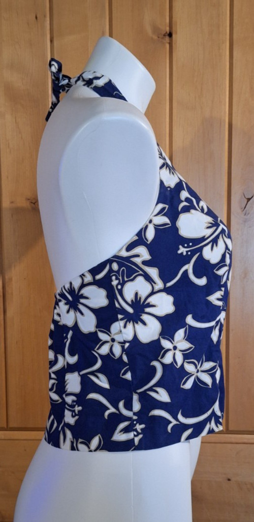 1990s Blue White Hawaiian Hisbicus Print Halter Top Pin Up Rockabilly Tiki Viva