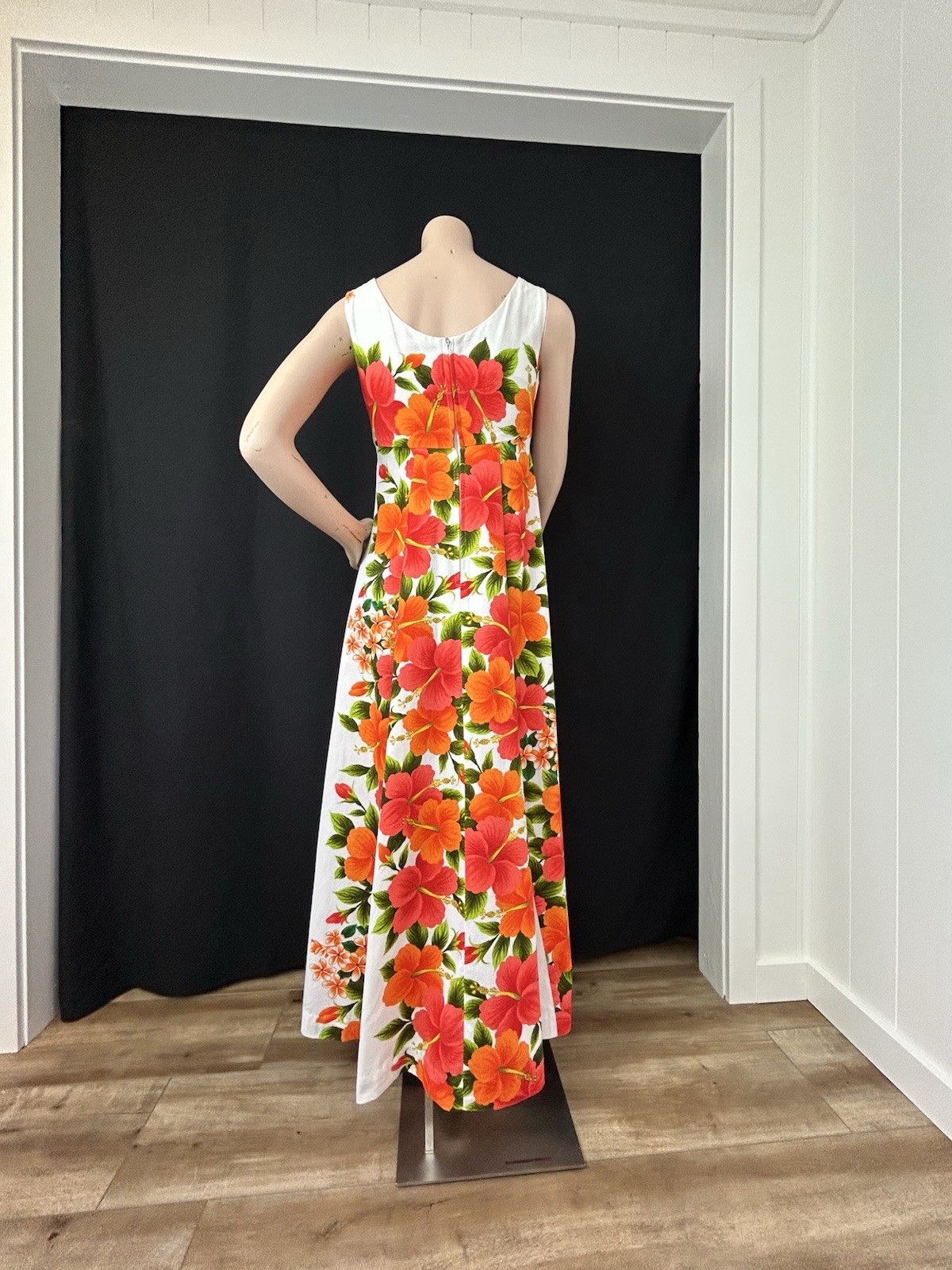 Vintage Barkcloth Hawaiian Maxi Dress XS Waterfall Back Ui-Maikai