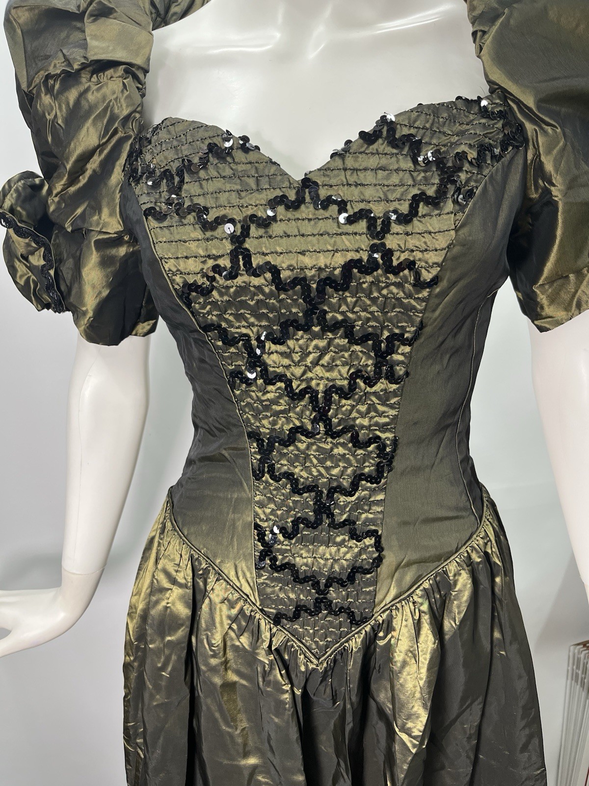 80s Vtg Olive Green Fairytale Gown Gothic Sequined Puff Sleeve Bustle Bow XS – S