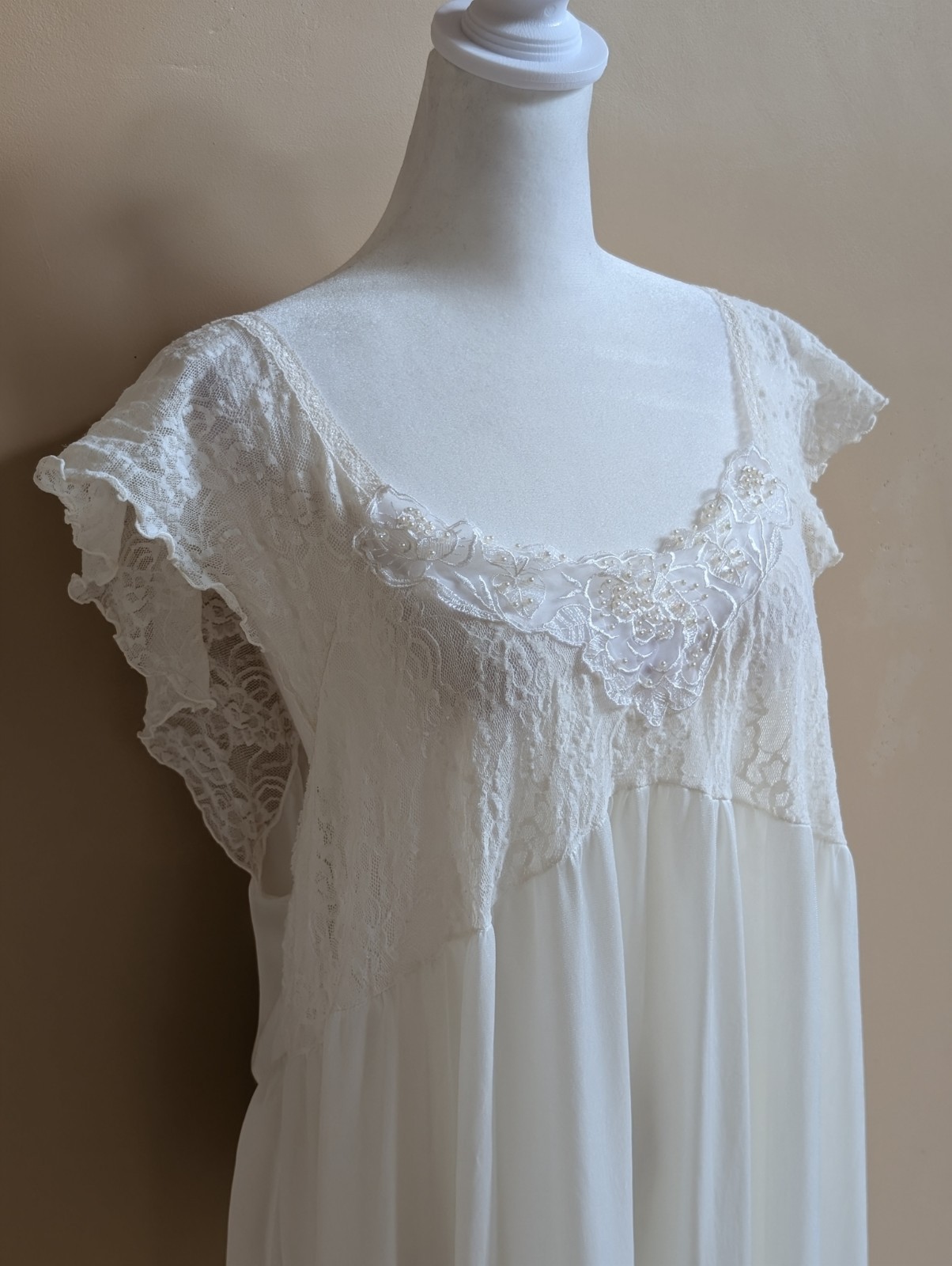 Vintage Ivory Nightgown 2X Plus Size Lace Pearl Beaded Nylon Made In USA Bridal