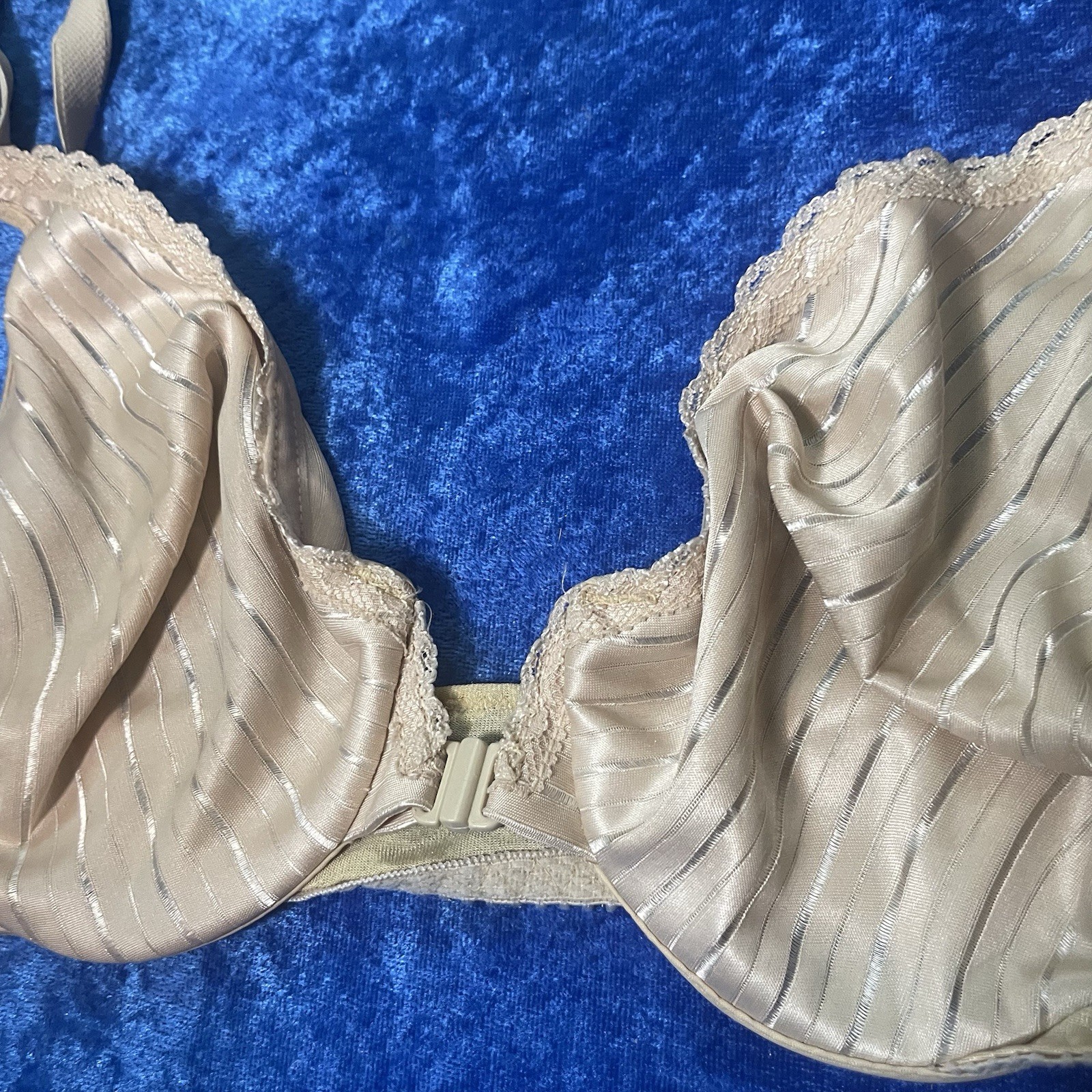 Vintage Warners Beautiful Answers Bra 36b Beige Nylon Front Closure Underwire