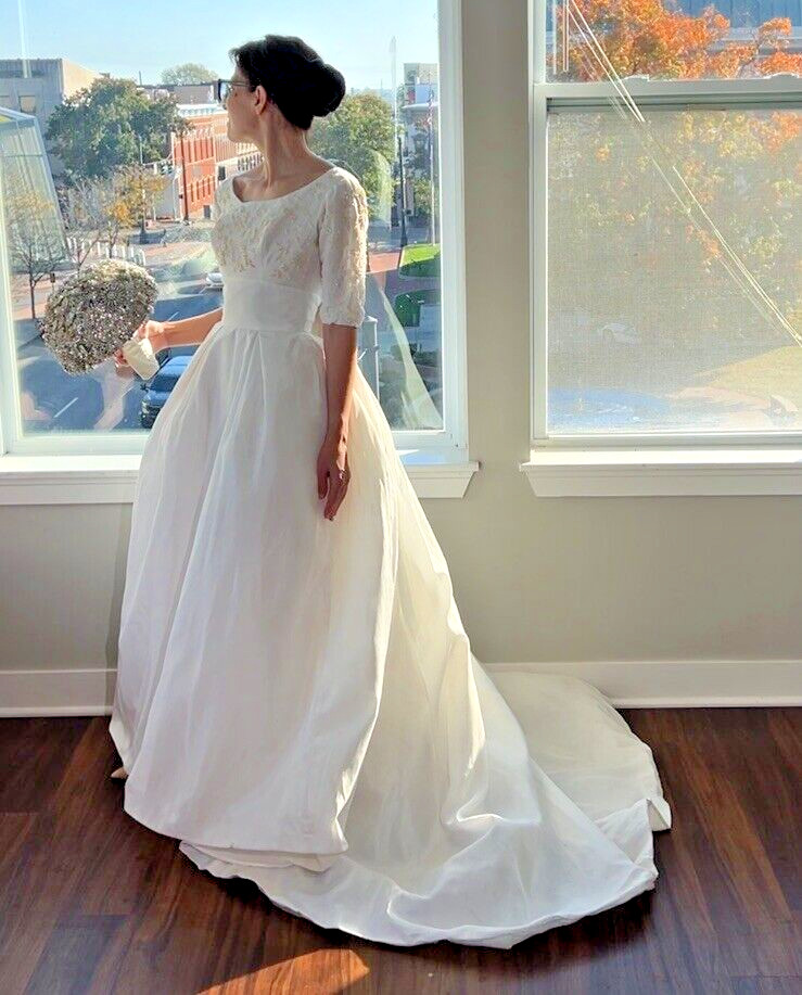 Vintage 1960s MCM White Pearl Beaded Classic Wedding Dress Bustle Bridal XXS
