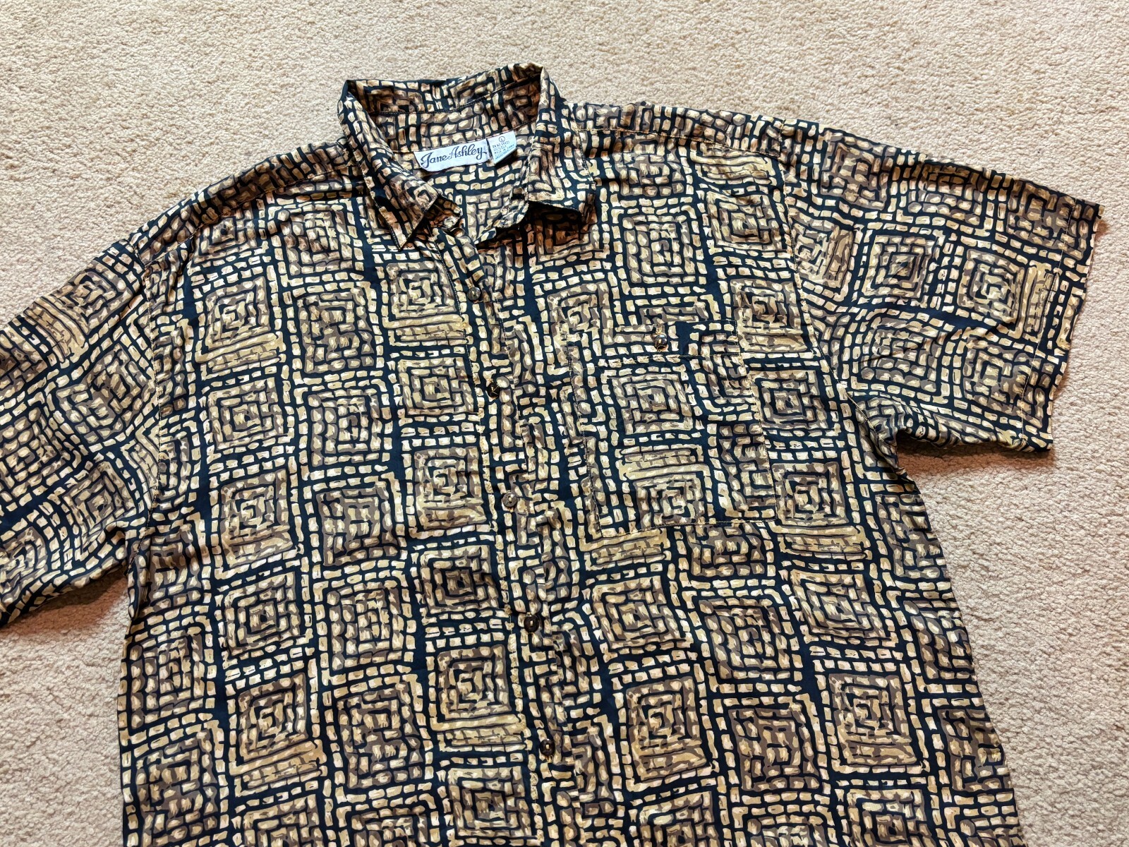 Vintage 90s Silk Geometric Button Up Blouse Dadcore Tiki Shirt Short Sleeve L