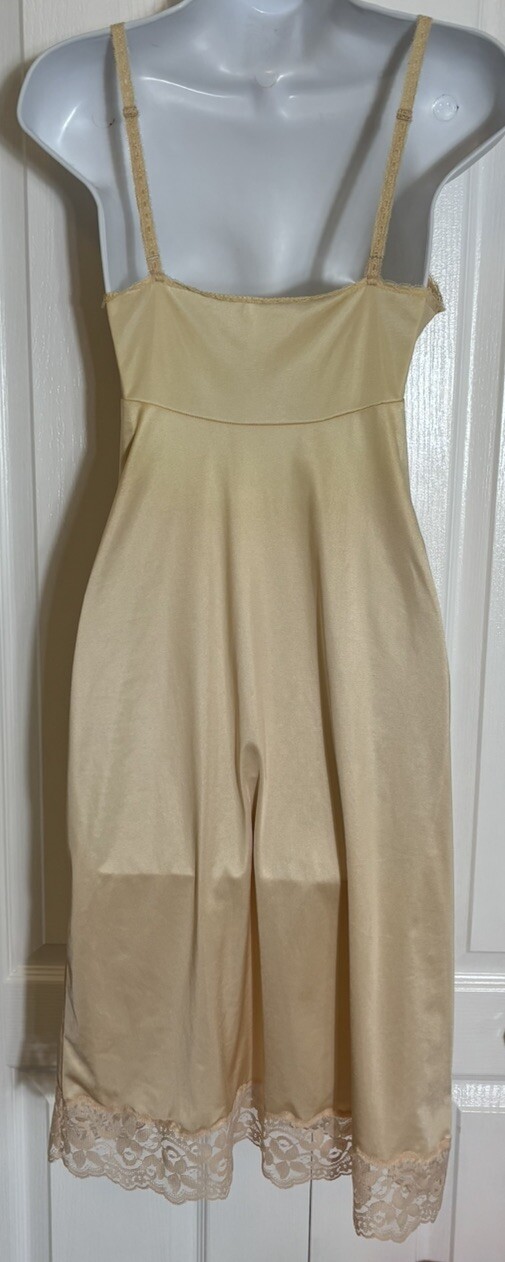 Vintage Kayser Nylon & Lace Beige Full Slip Size 32 T – SHIPS FREE
