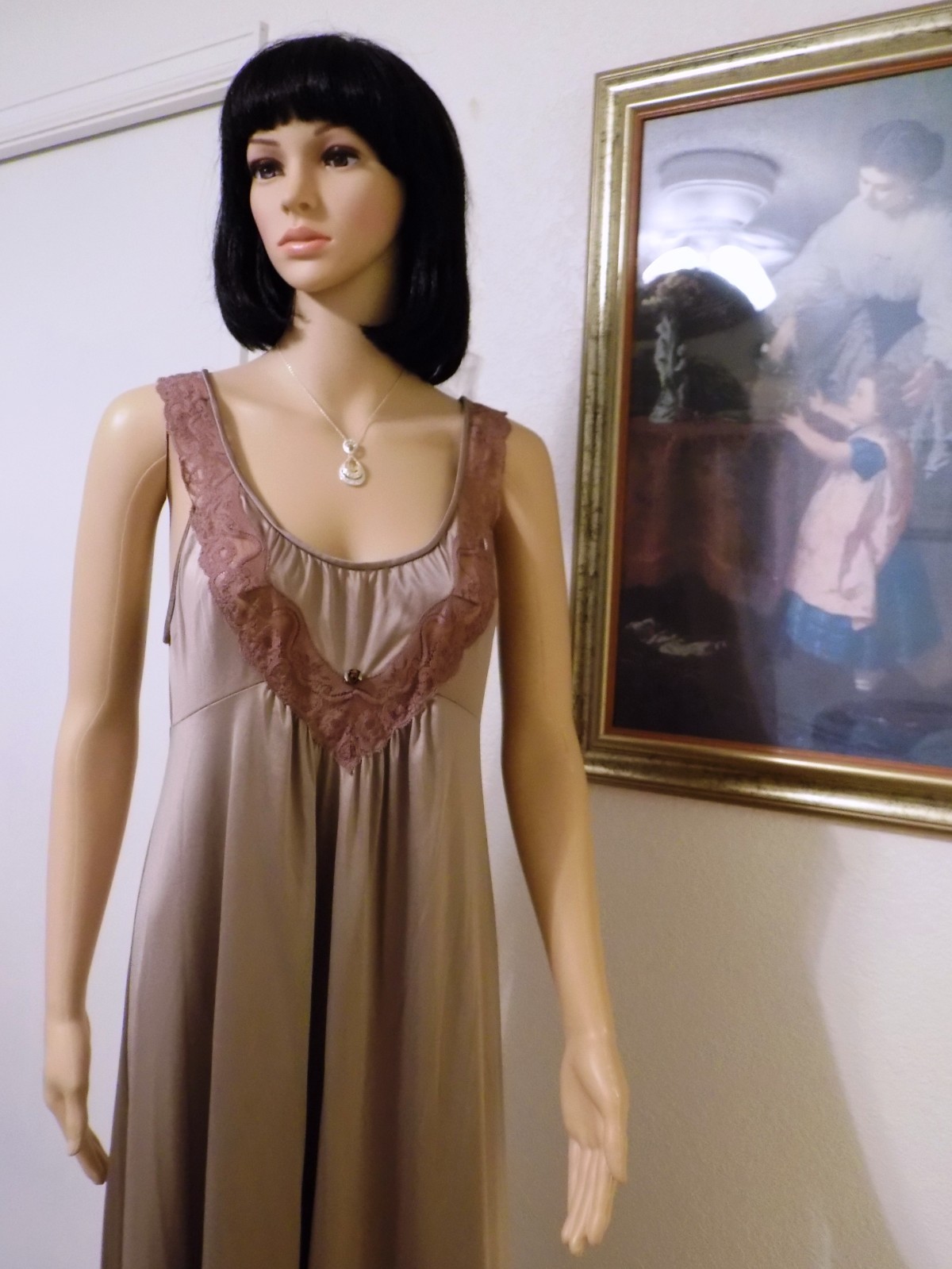 VANITY FAIR VTG Nylon Antron III TAUPE Lace bodice nightgown size 34 bust