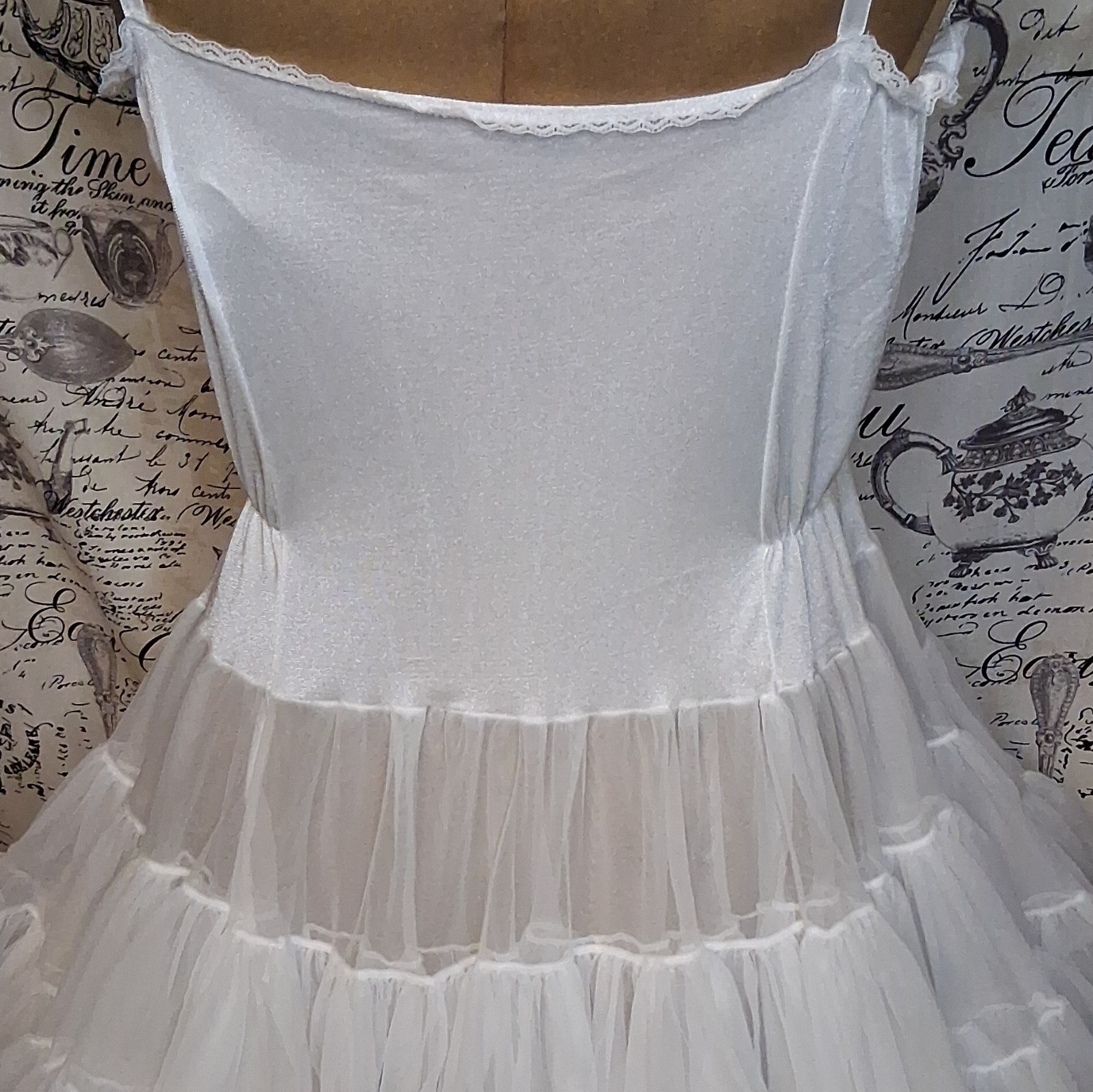 Martha’s Miniatures Vintage 1980s White Nylon Slip Style 9304 Size 14