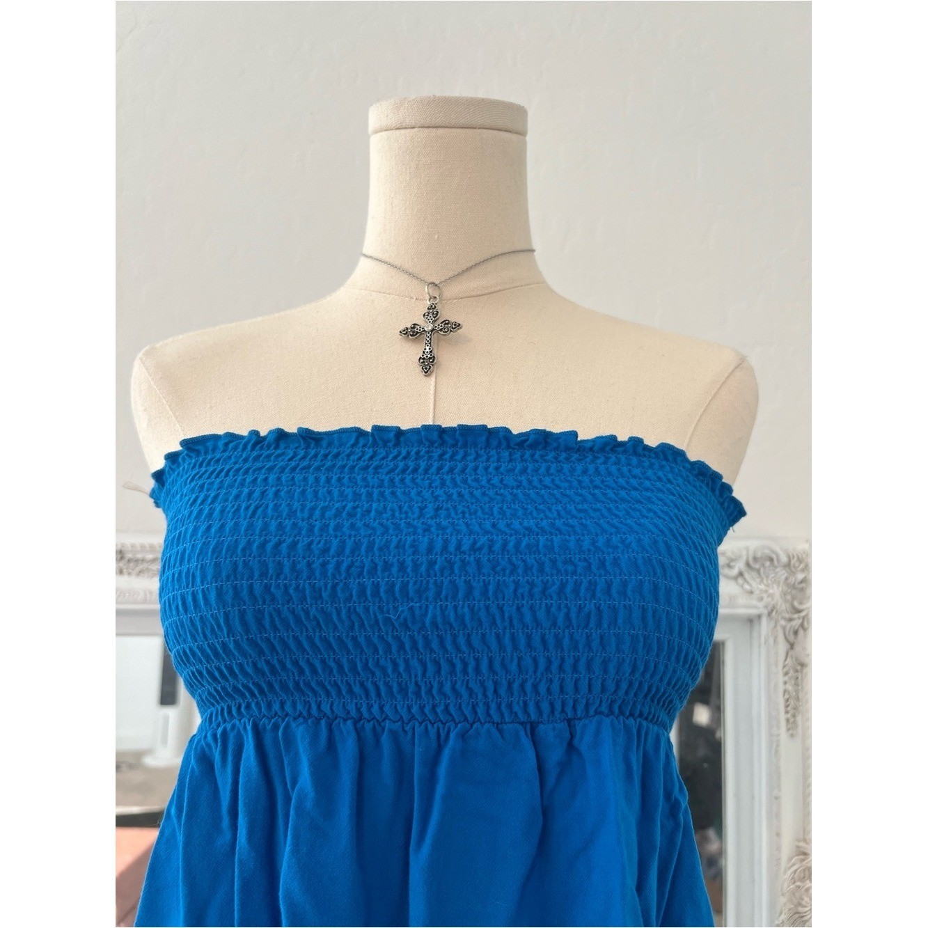 vintage forever 21 blue babydoll top with white embroidered floral patterns