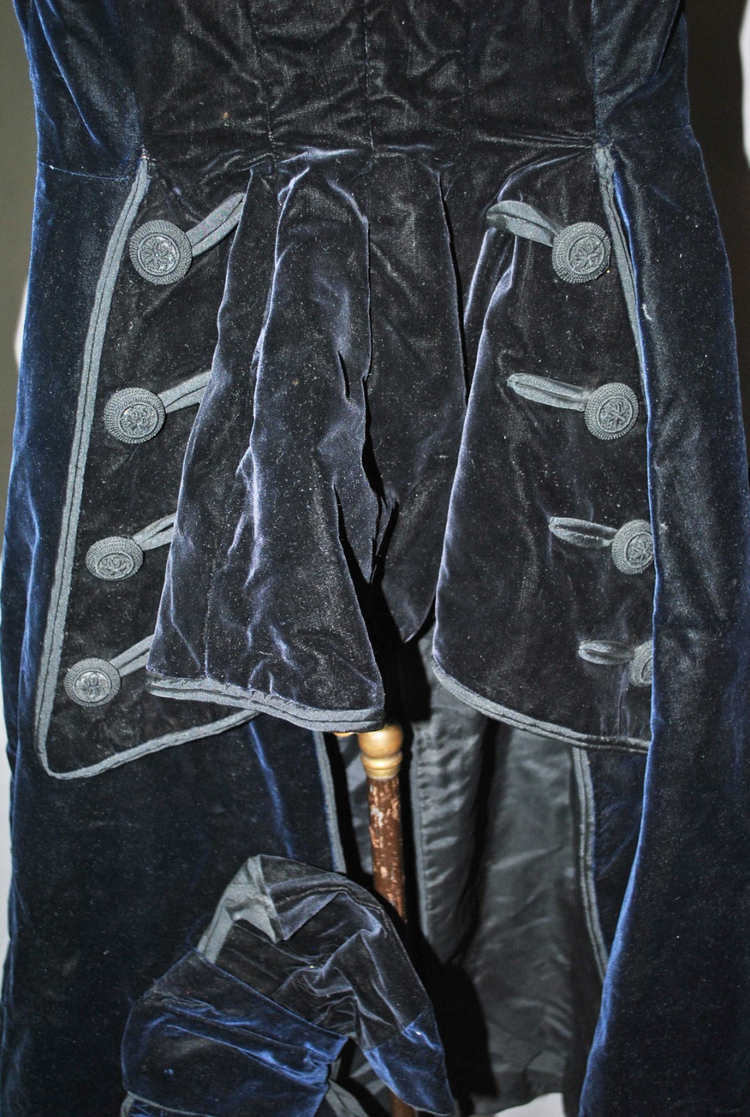 ANTIQUE 1870s BUSTLE DRESS WALKING SUIT OUTFIT, 3-PC TRAINED, MUSEUM DEACCESSION