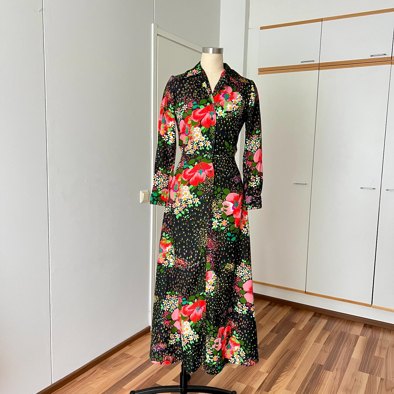 1970s Vintage Button Front Floral Maxi Dress Psychedelic Mod Long Sleeves Boho