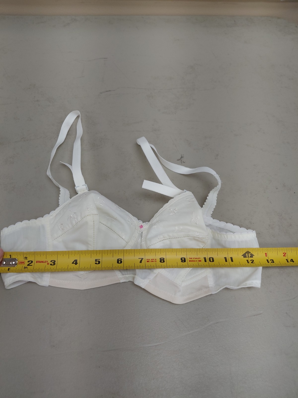Vintage Exquisite Form White Bra Size 32A